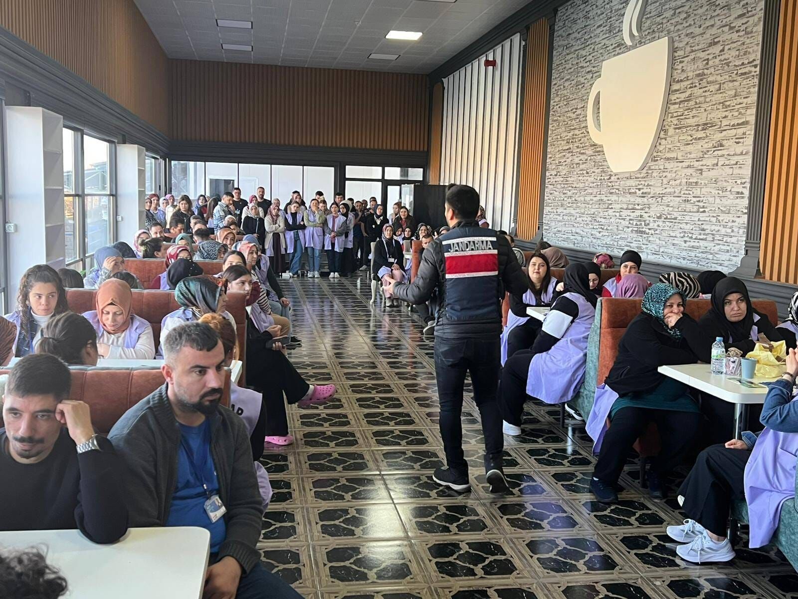 Yozgat'ta fabrika işçilerine siber farkındalık eğitimi verildi