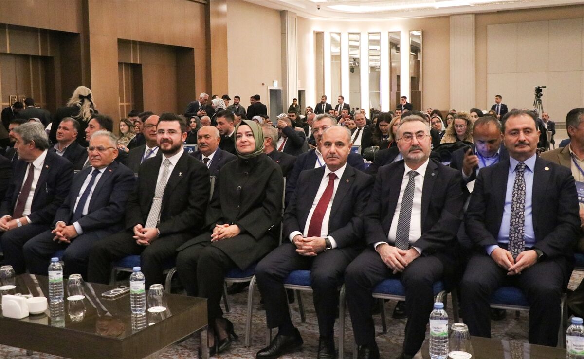 AK Parti Sosyal Politikalar Başkanlığı İç Anadolu Bölge Toplantısı Kayseri'de başladı