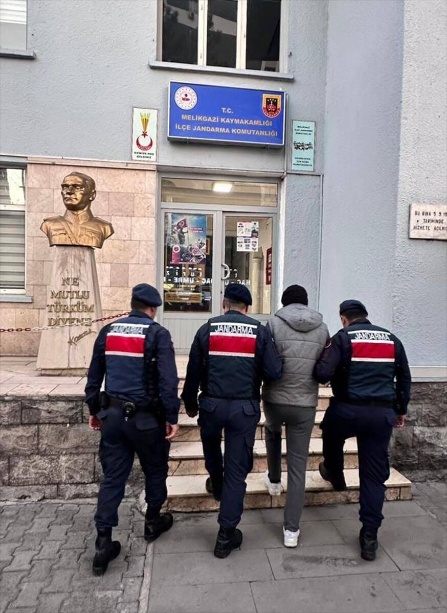 Kayseri'de aranan FETÖ hükümlüsü yakalandı