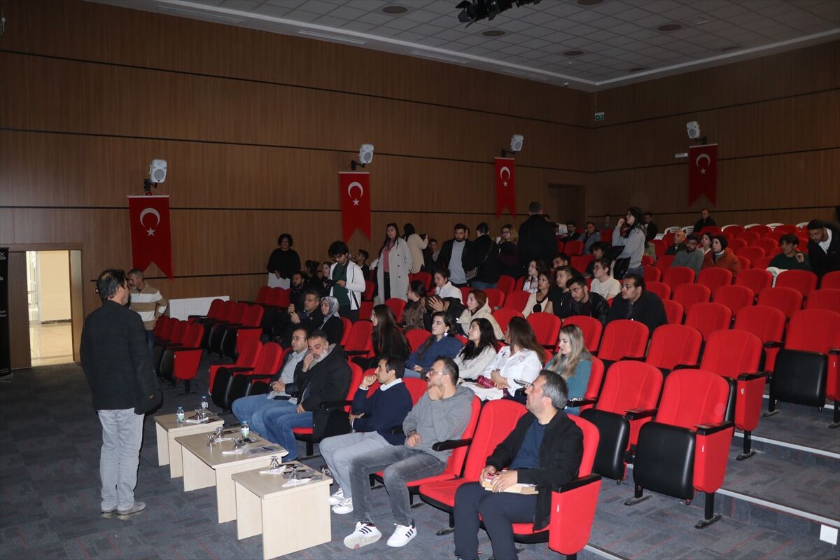 Akbank Kısa Film Festivali'nin ödüllü filmleri Çankırı'da izlendi