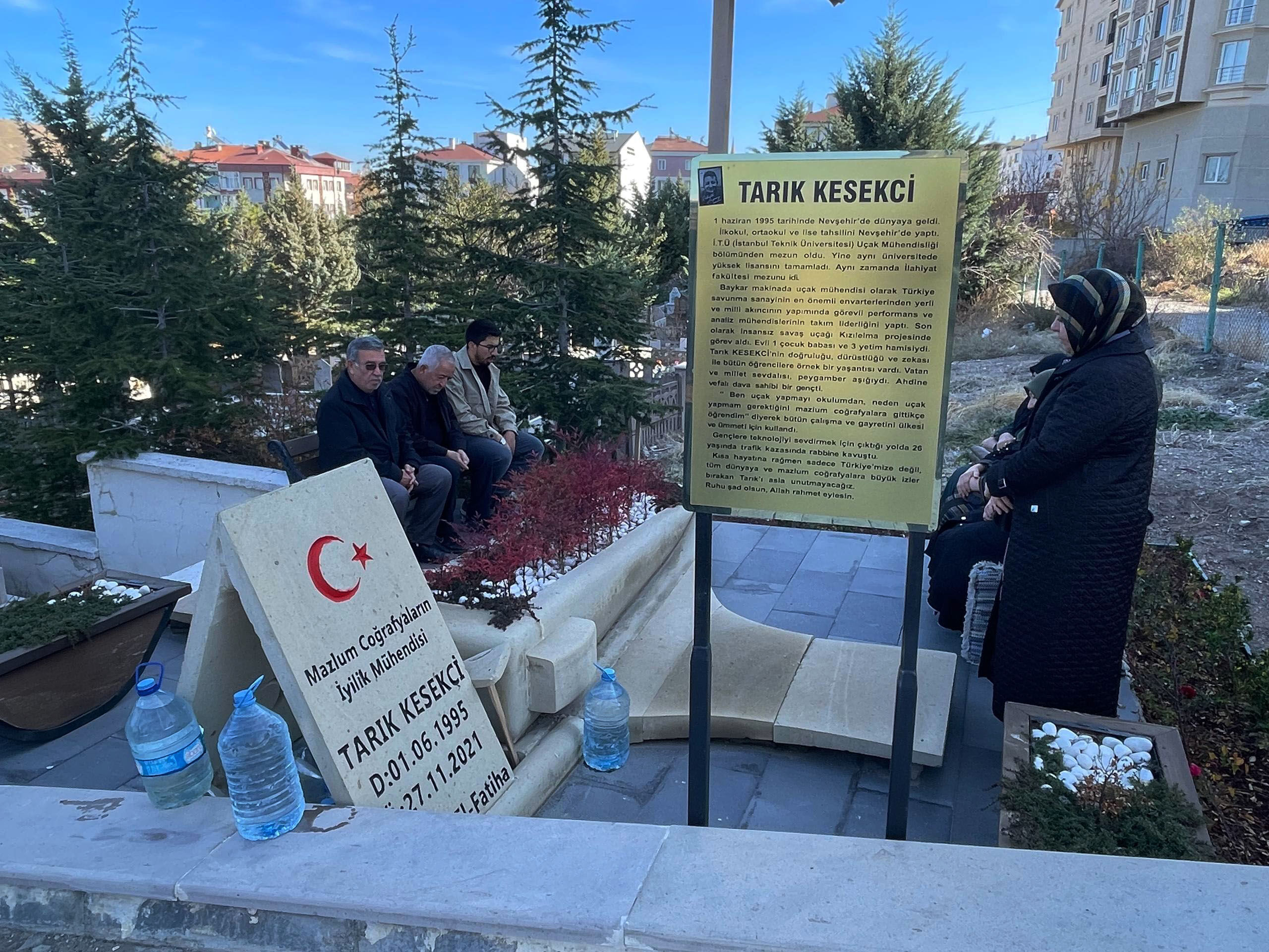 Baykar uçak mühendisi Tarık Kesekci kabri başında anıldı