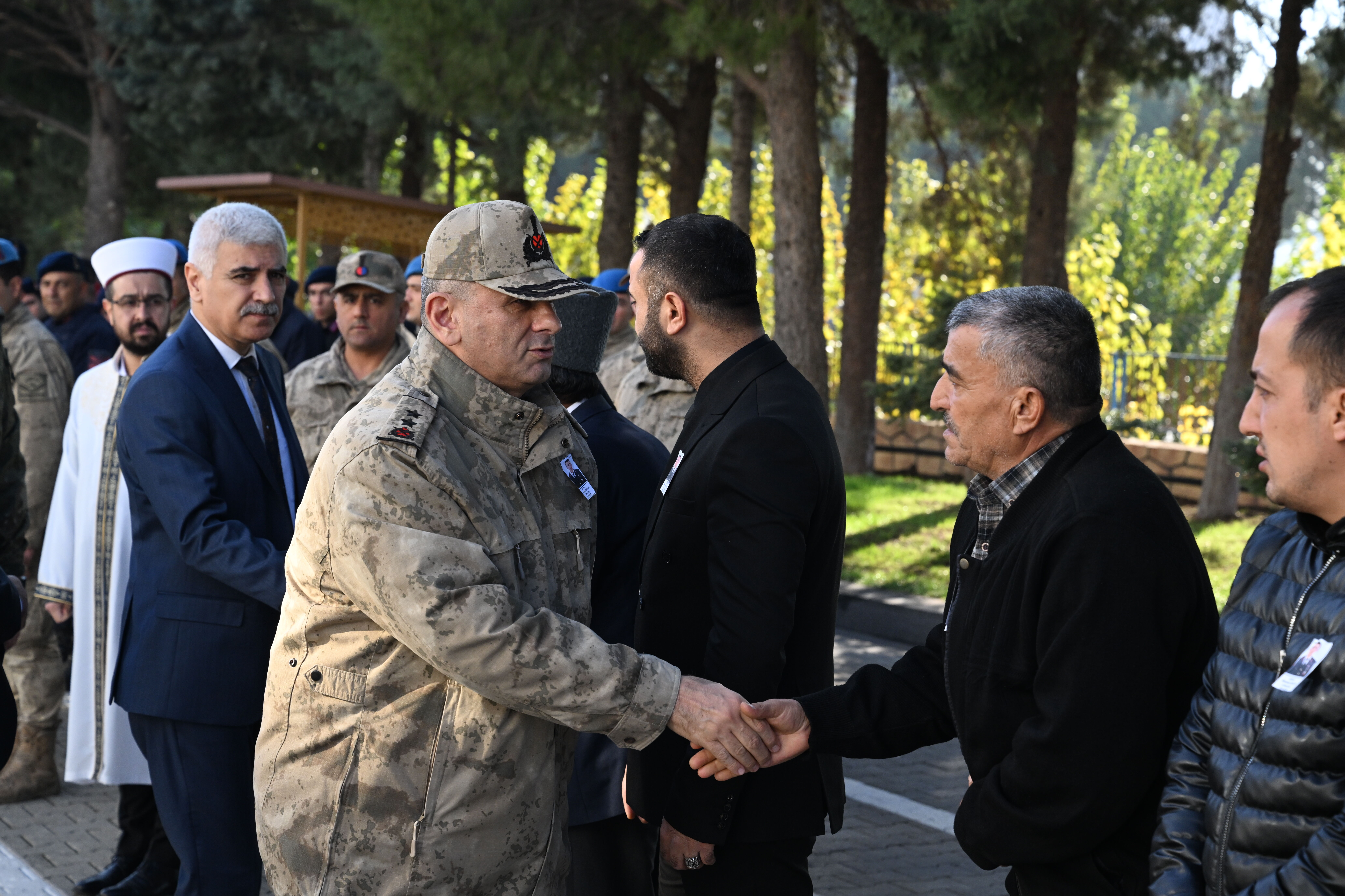 Kahramanmaraş'ta trafik kazasında ölen uzman çavuş ve eşinin cenazeleri Kayseri'de defnedildi