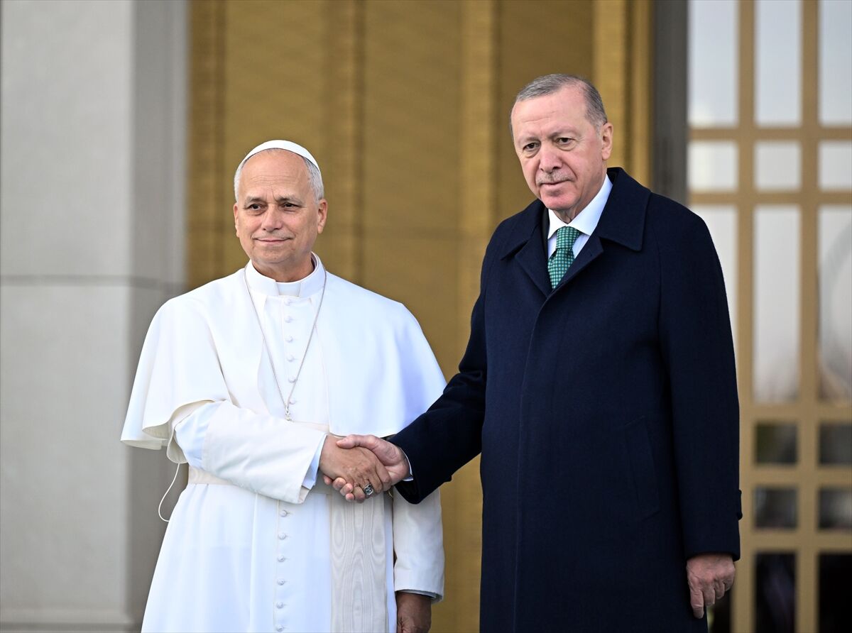 Cumhurbaşkanı Erdoğan, Vatikan Devlet Başkanı Papa 14. Leo'yu resmi törenle karşıladı
