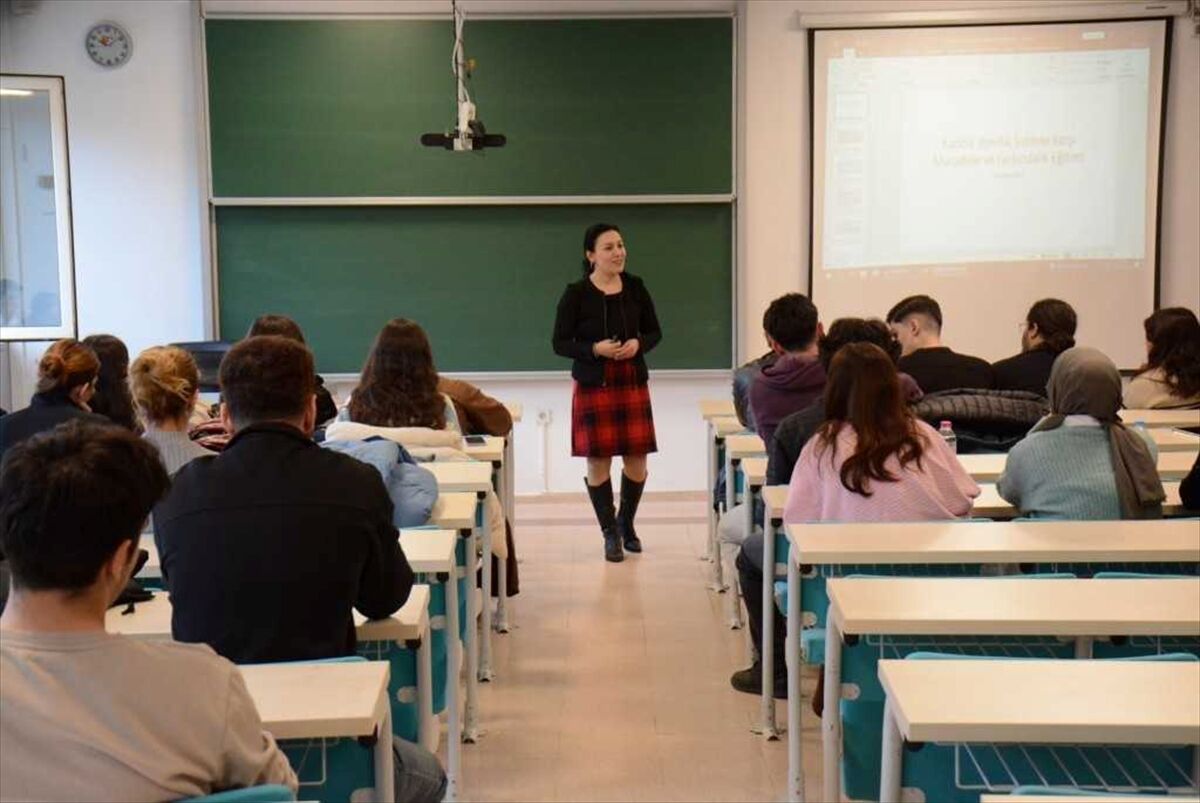Eskişehir'de 'Kadına Yönelik Şiddete Karşı Mücadele ve Farkındalık Eğitimi' düzenlendi