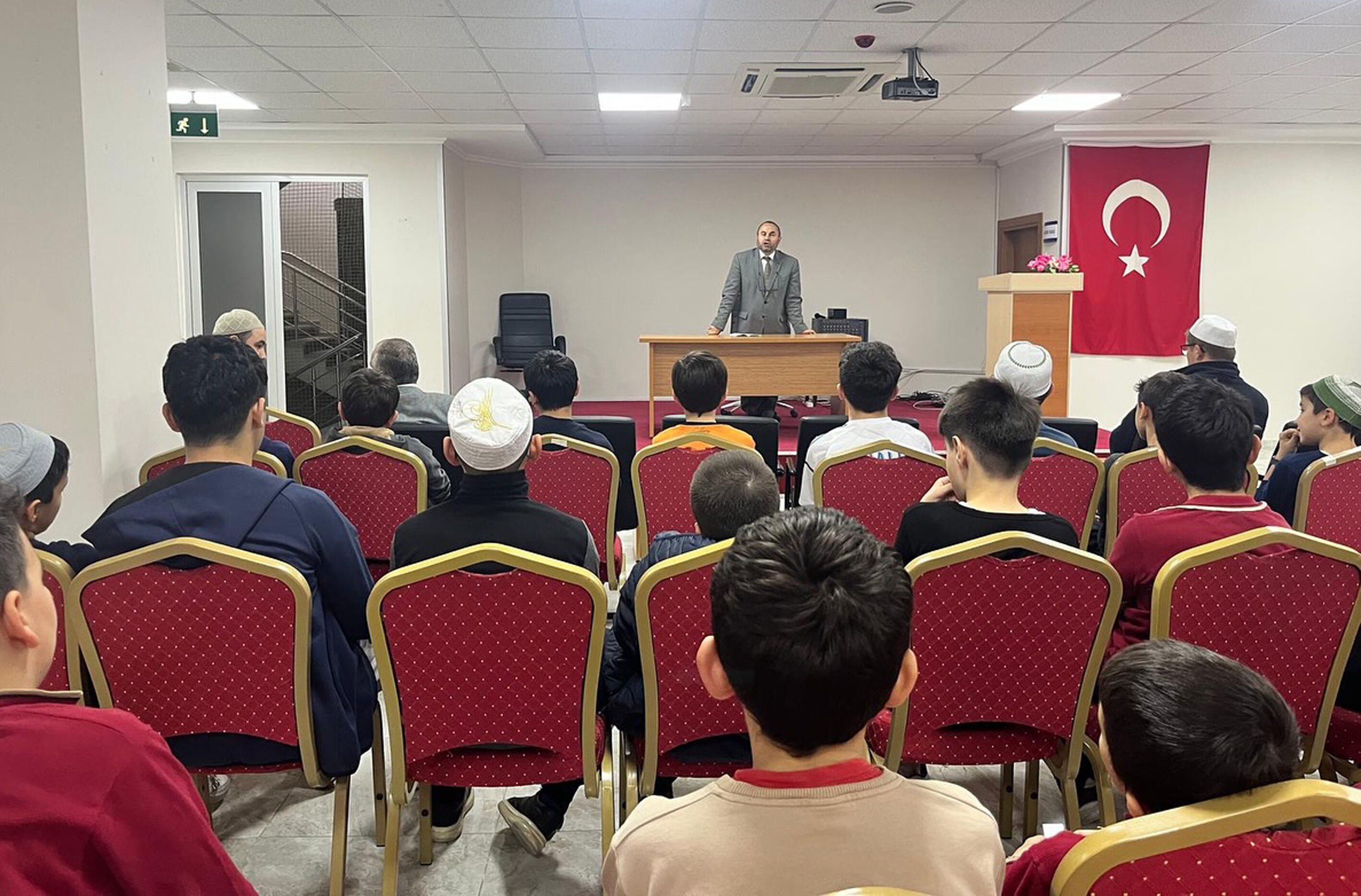 Beypazarı Bölge Erkek Hafızlık Kur'an Kursu'nda seminer düzenlendi