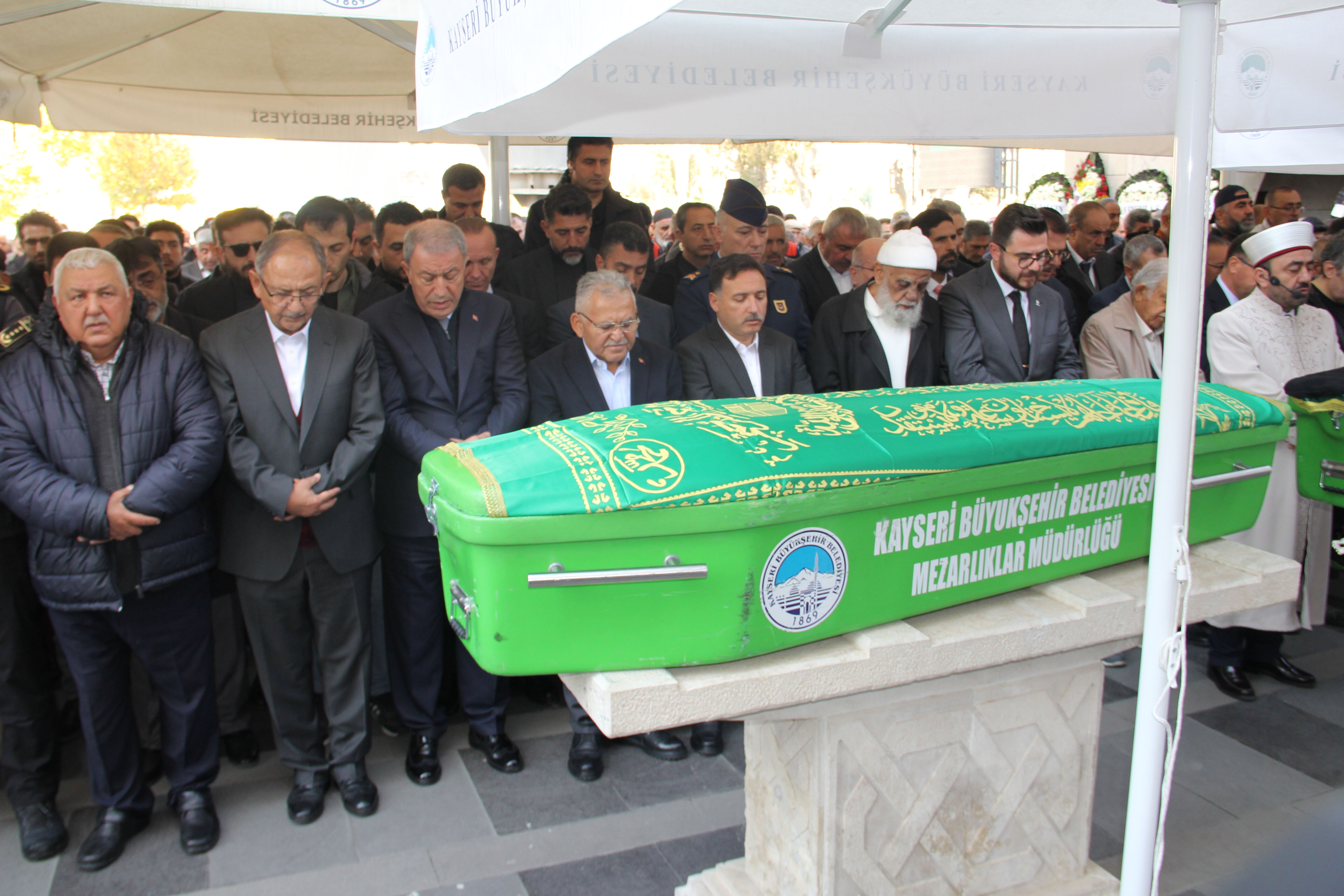 Kayseri Büyükşehir Belediye Başkanı Büyükkılıç'ın vefat eden ağabeyinin cenazesi defnedildi