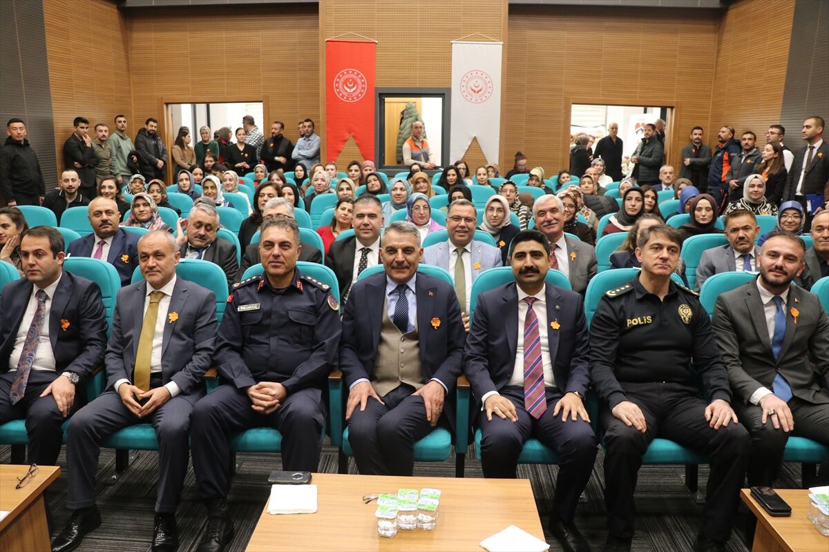 Yozgat'ta 'Kadına Yönelik Şiddete Karşı Uluslararası Mücadele Günü' programı düzenlendi