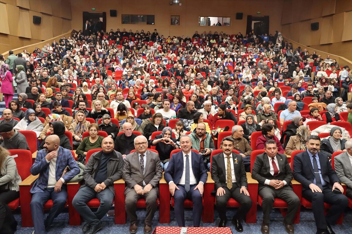 Sivas'ta 'Anadolu'nun Ritmi ve Öğretmenin Sesi' programı düzenlendi