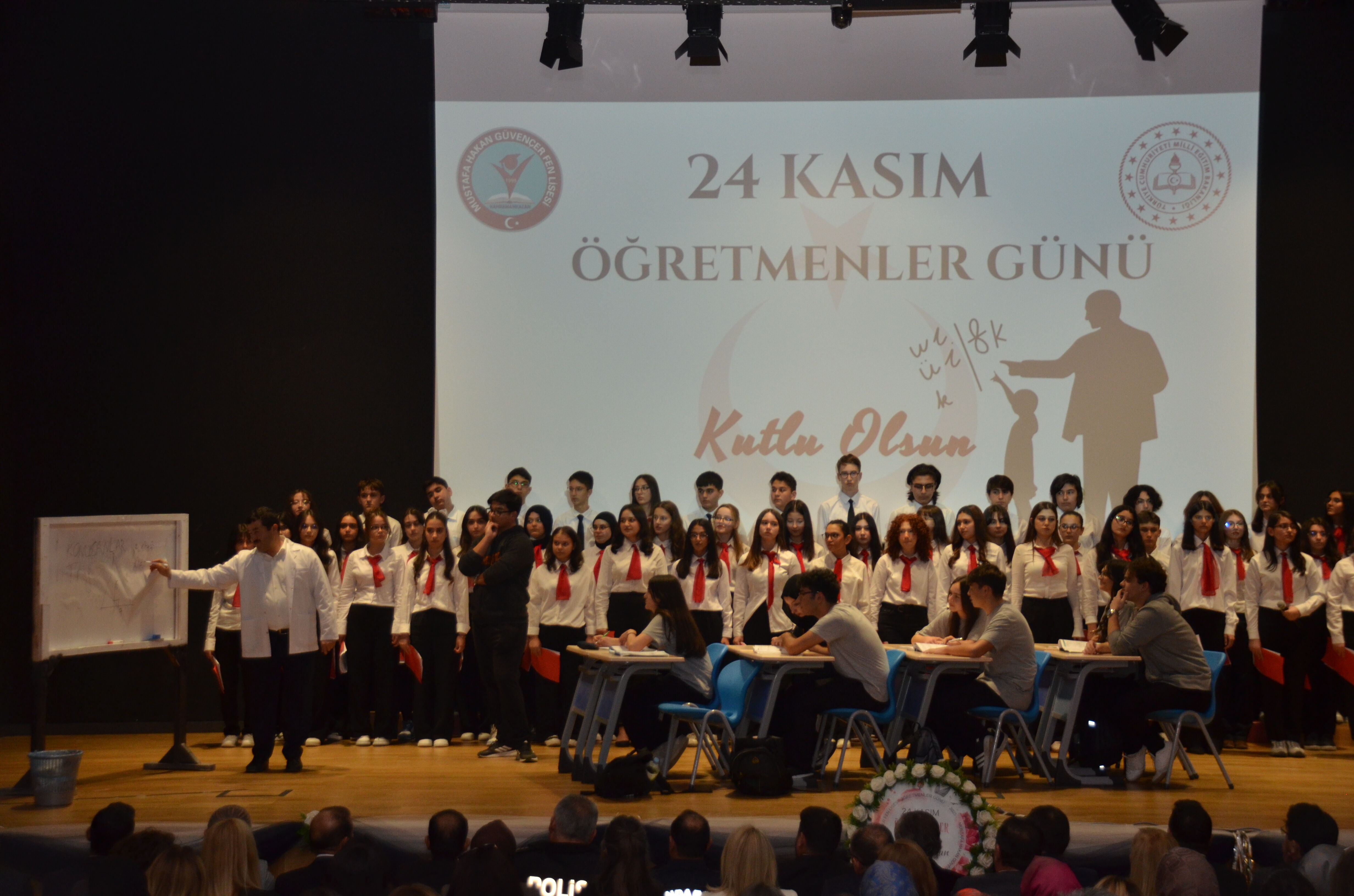 Kahramankazan ilçesinde Öğretmenler Günü etkinlikle kutlandı