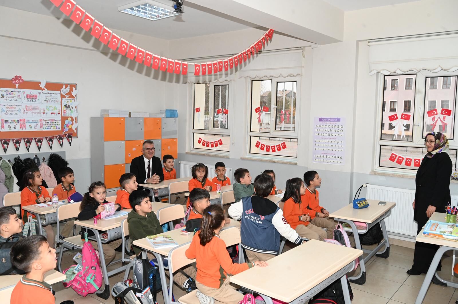Seydişehir Belediye Başkanı Ustaoğlu'ndan ilkokuluna ziyaret