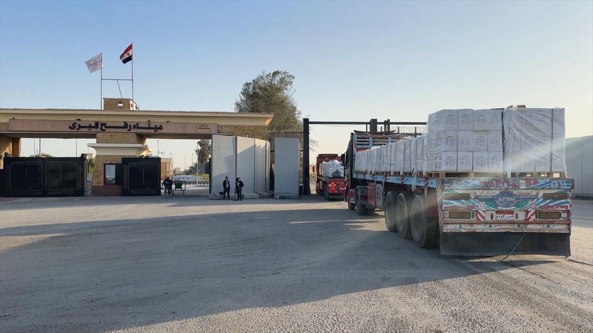 Türk Kızılay Gazze'de günlük 35 bin kişiye sıcak yemek dağıtıyor