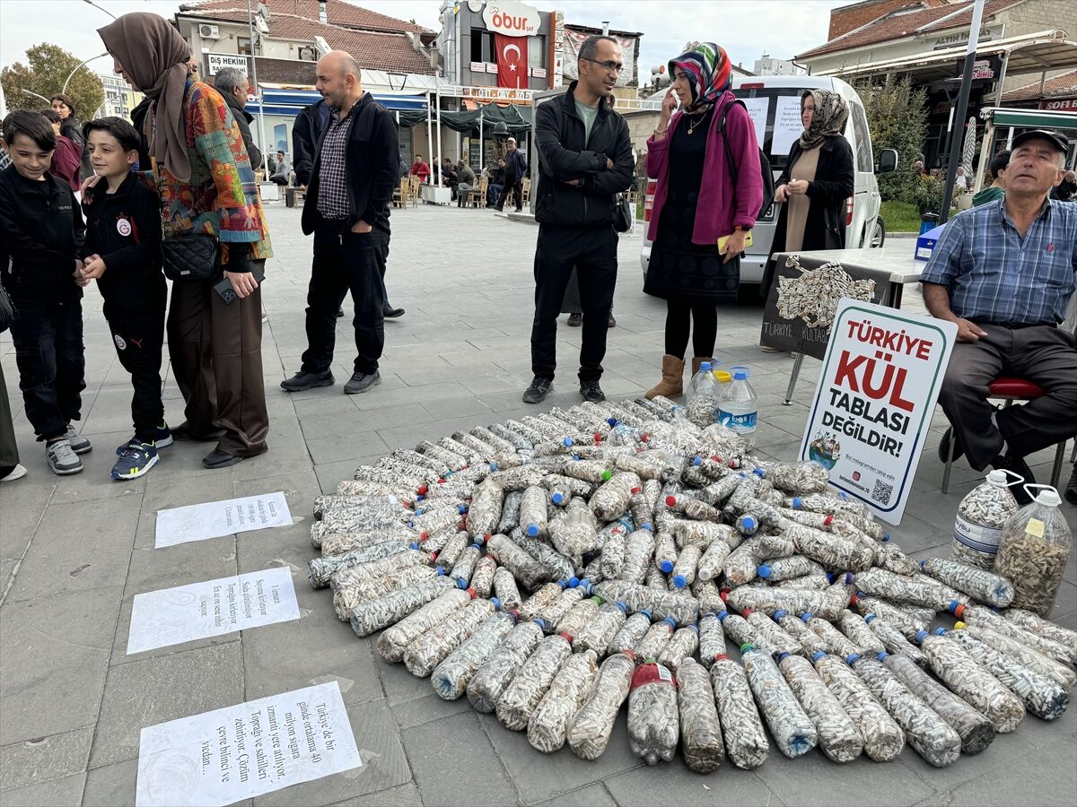 Karaman'da sigara izmaritlerinin oluşturduğu kirliliğe dikkat çekme için etkinlik düzenlendi