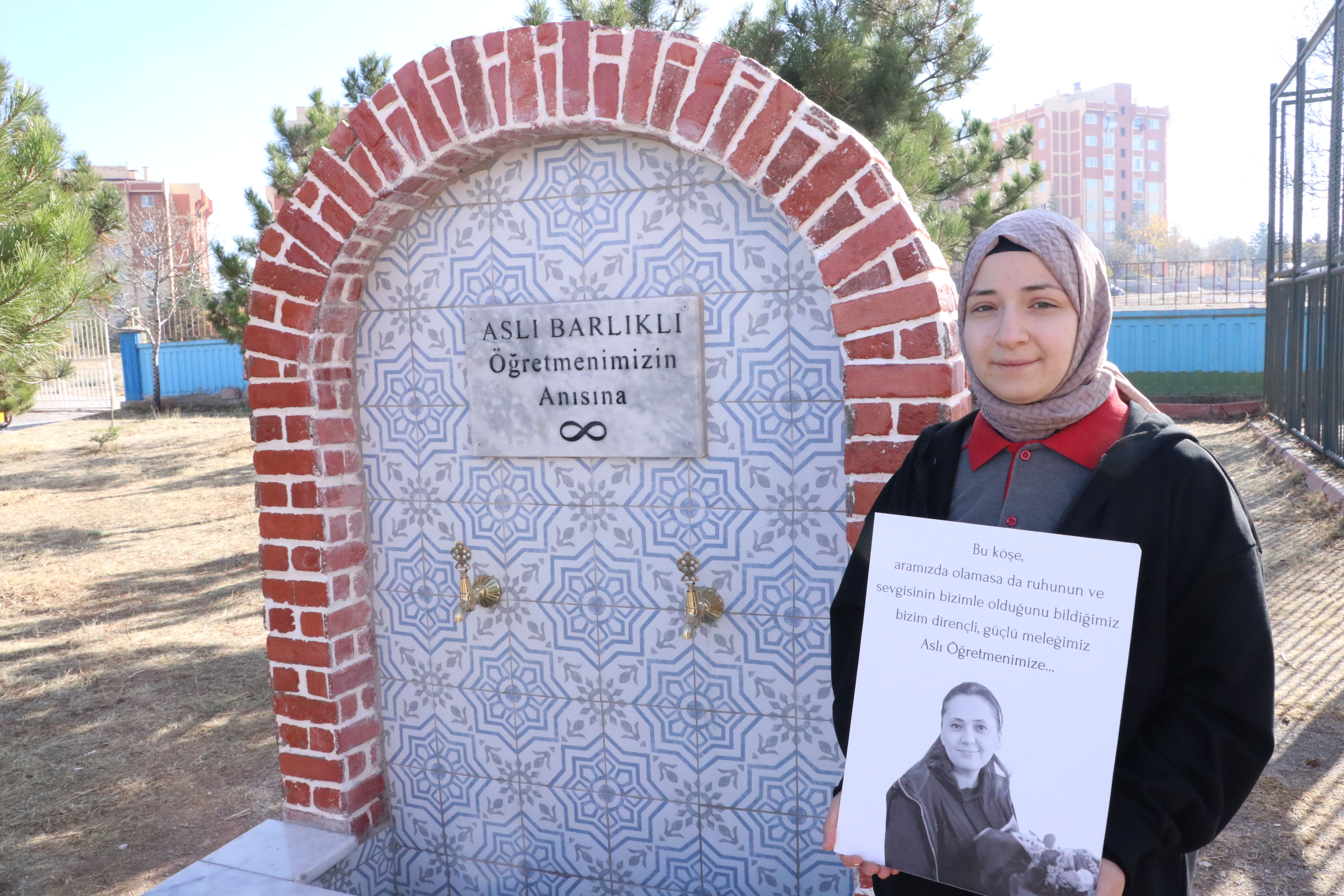 Kanserden ölen Aslı öğretmenin öğrencileri ve meslektaşlarından 'vefa' örneği