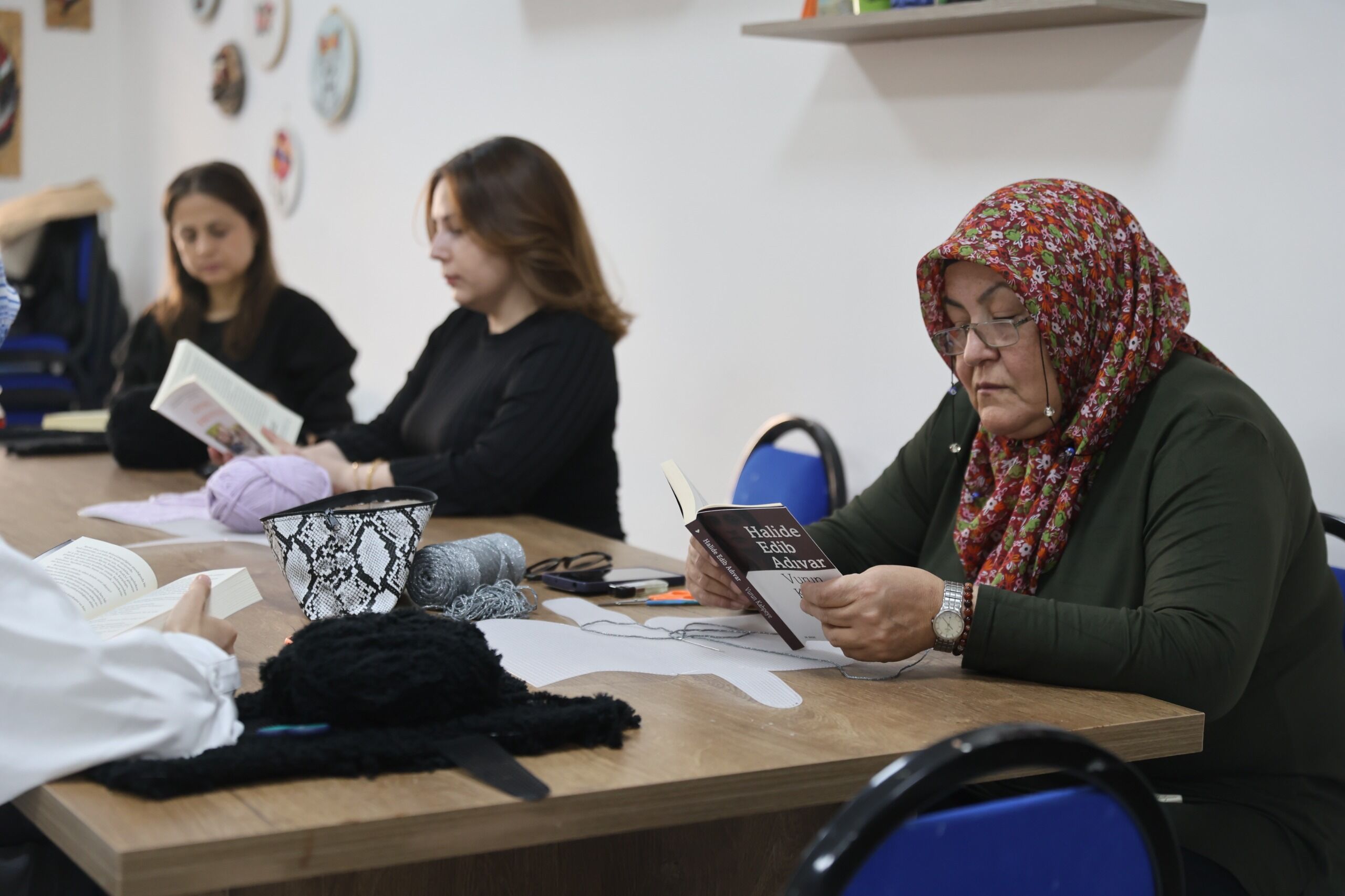 Nevşehir KAÇEM'deki kadın kursiyerler kitap okuma etkinliğinde buluştu