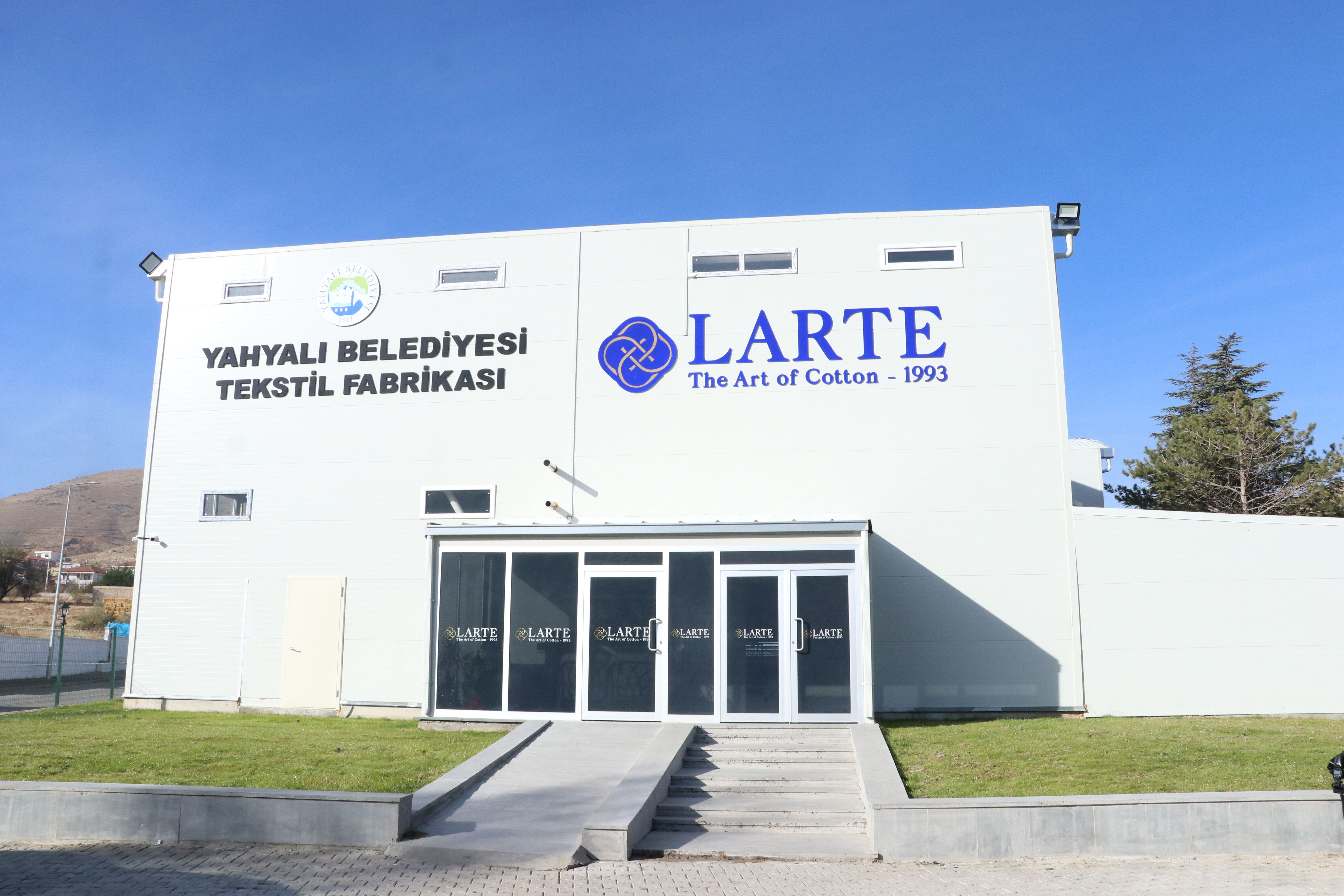Eski cezaevi 100 kadının çalıştığı tekstil fabrikasına dönüştü