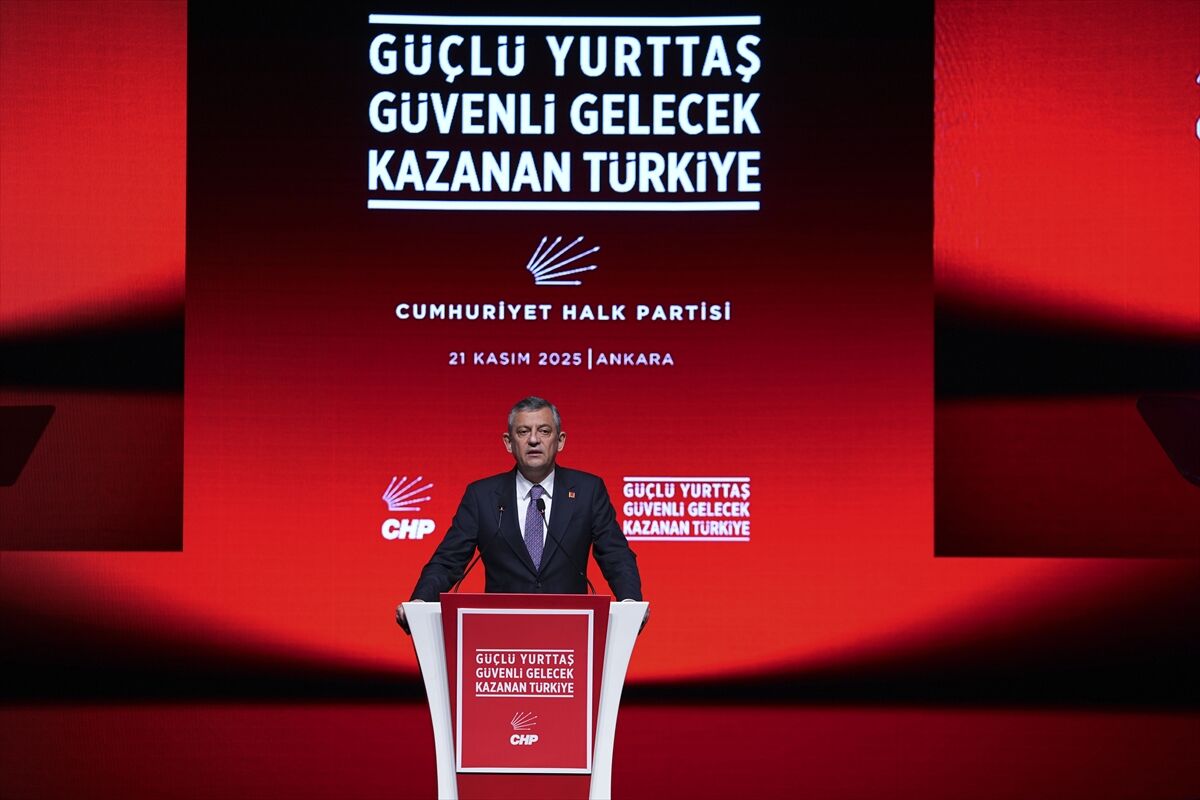 CHP Genel Başkanı Özel, Parti Programı Taslağı ve Yaklaşım Belgeleri Tanıtım Toplantısı'nda konuştu: