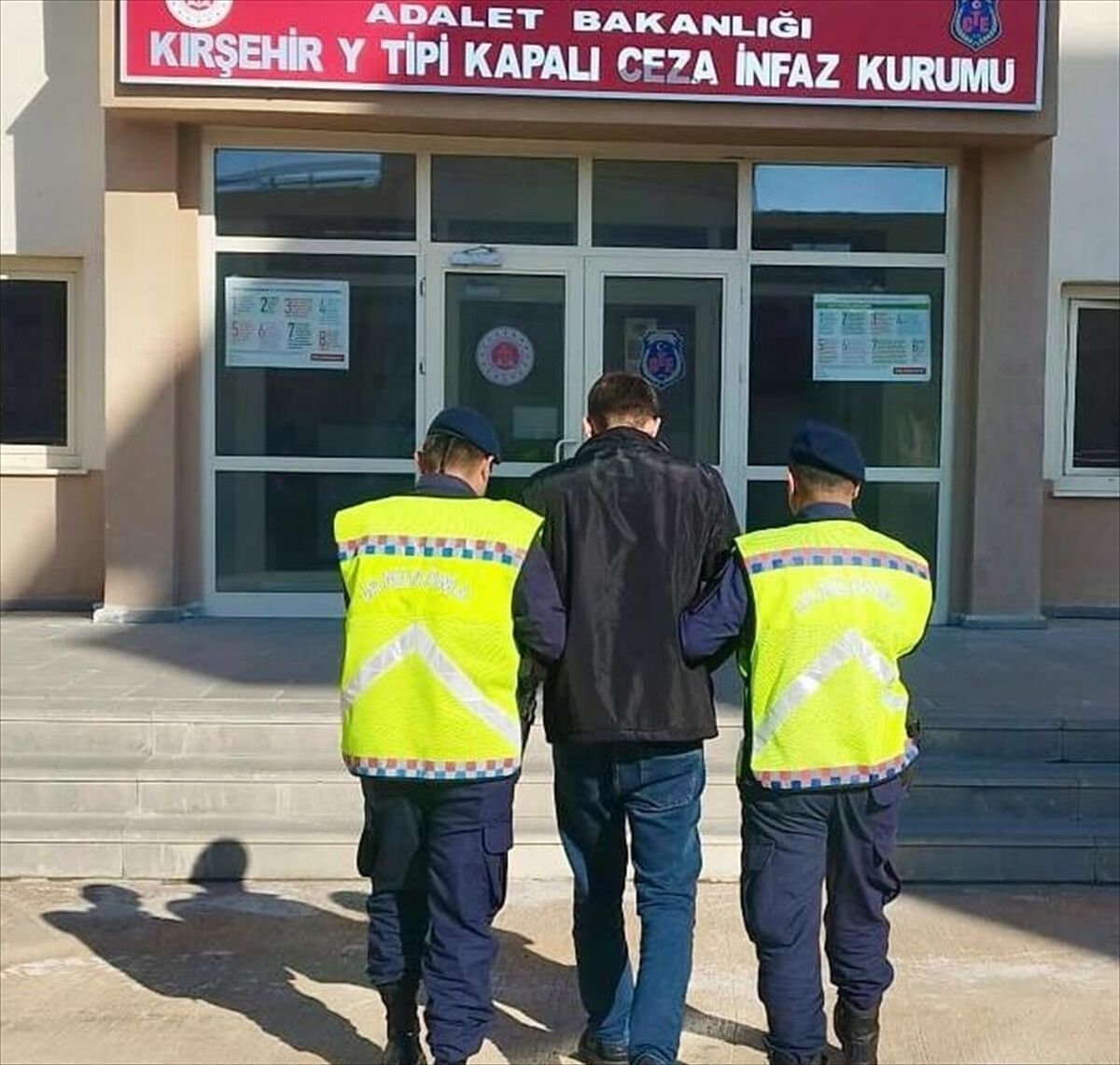 Kırşehir'de cezaevi firarisi hükümlü yakalandı