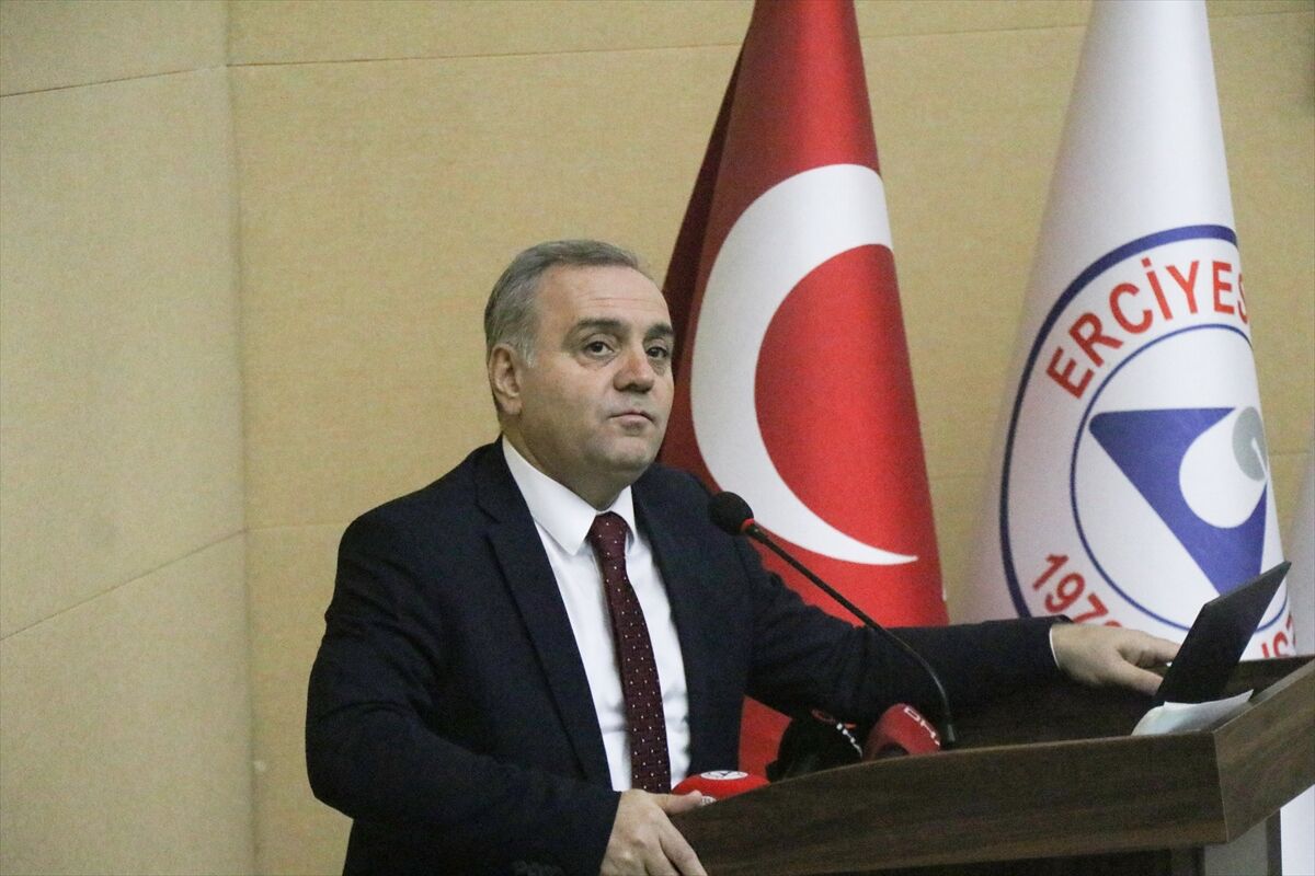 Erciyes Üniversitesi'nde '20. Yılında Yapay Arı Koloni (ABC) Algoritması Çalıştayı' başladı