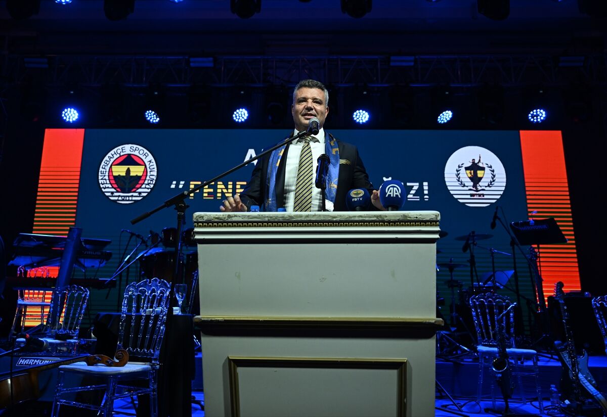 Fenerbahçe Kulübü Başkanı Sadettin Saran, HUFEDER'in 5. yıl kutlamasına katıldı