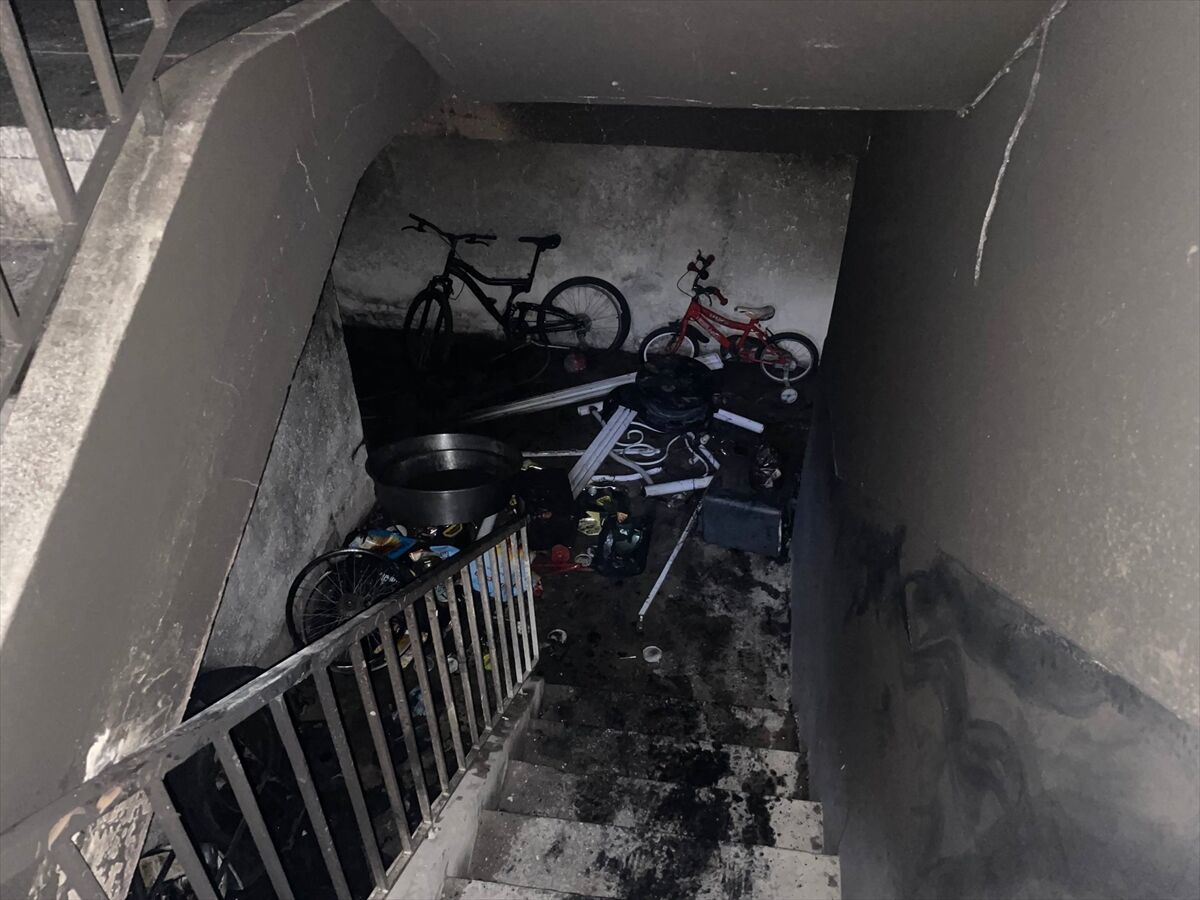 Nevşehir'de apartmanın bodrum katında çıkan yangın söndürüldü