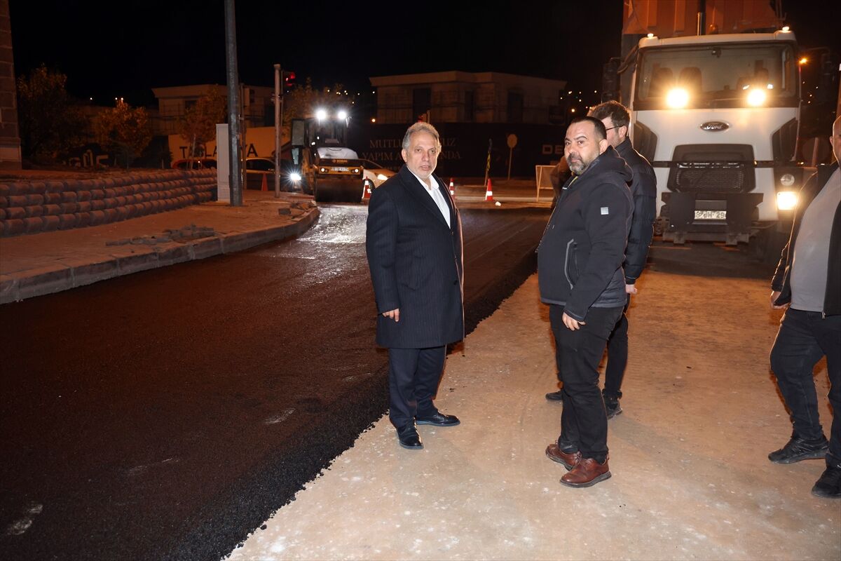 Talas Belediye Başkanı Yalçın asfalt yenileme çalışmalarını inceledi