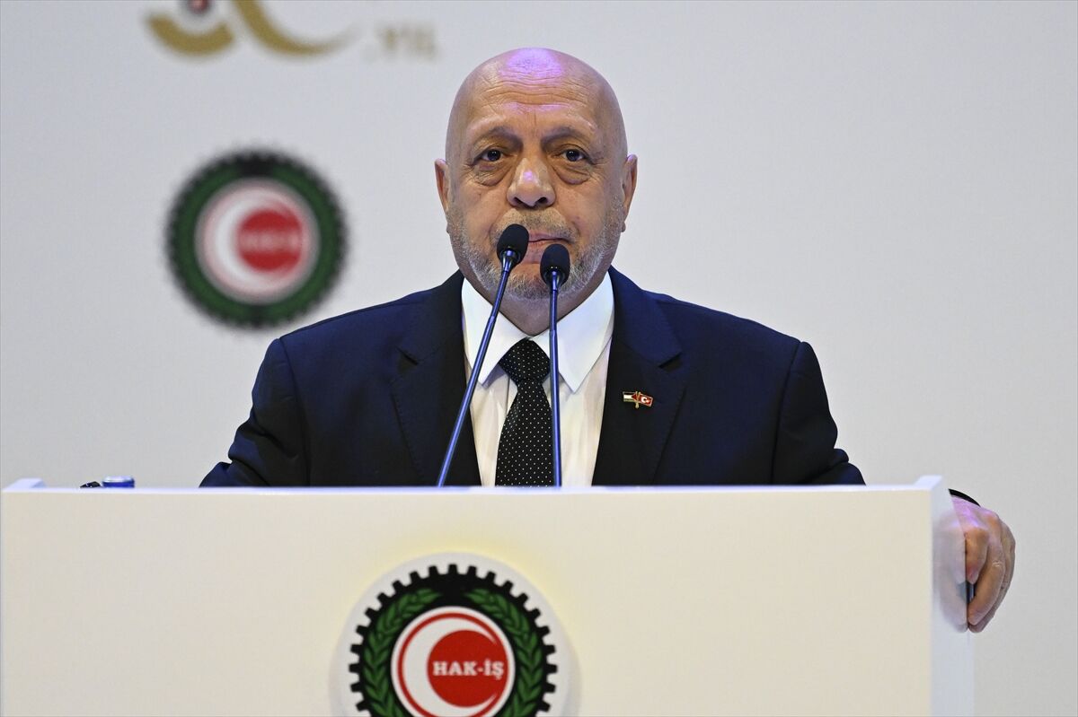 Bakan Işıkhan, 'HAK-İŞ Konfederasyonu 50. Kuruluş Yıl Dönümü Programı'nda konuştu: