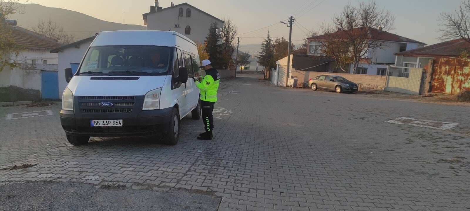 Yozgat'ta jandarma okul servislerini denetledi