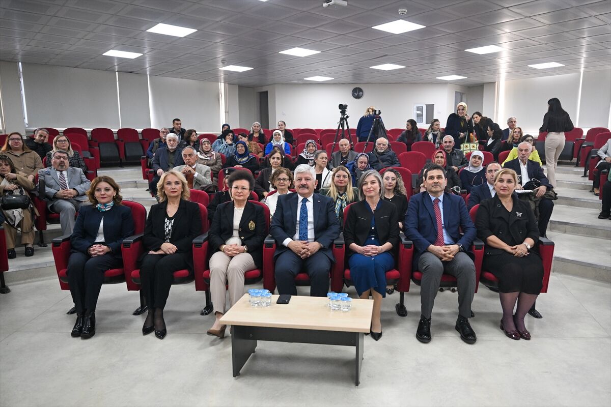 Ankara'da 60 yaş üstü bireylere yönelik '3. Yaş Üniversitesi' eğitimleri başladı