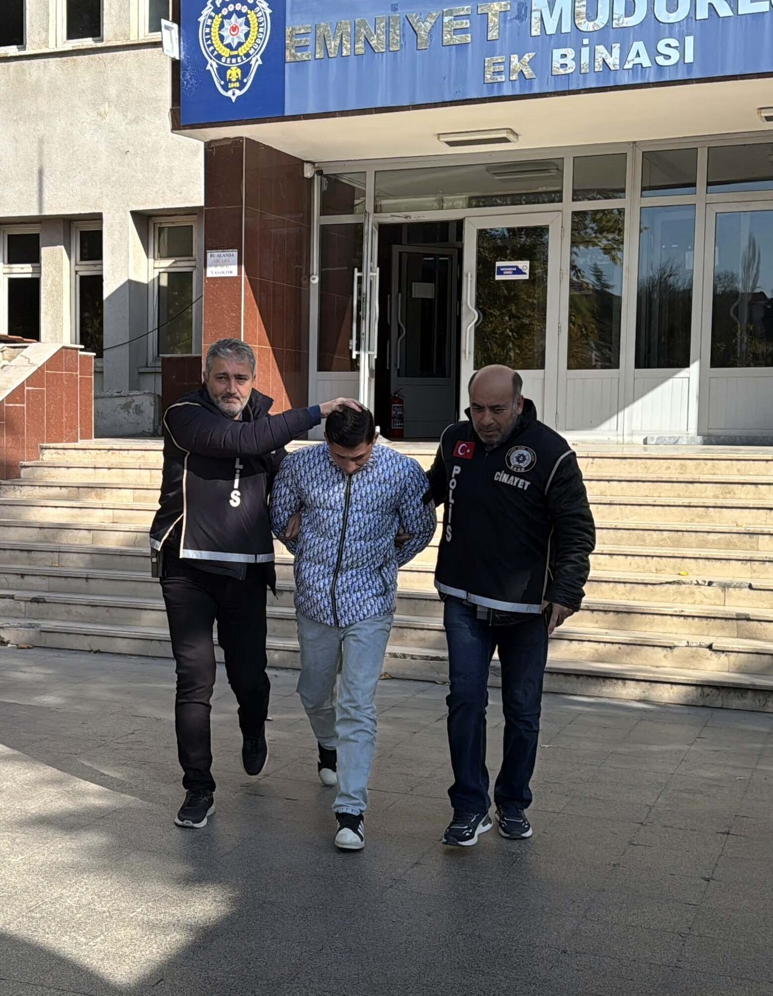 Kırıkkale'de bir kişinin bıçaklanması güvenlik kamerasında