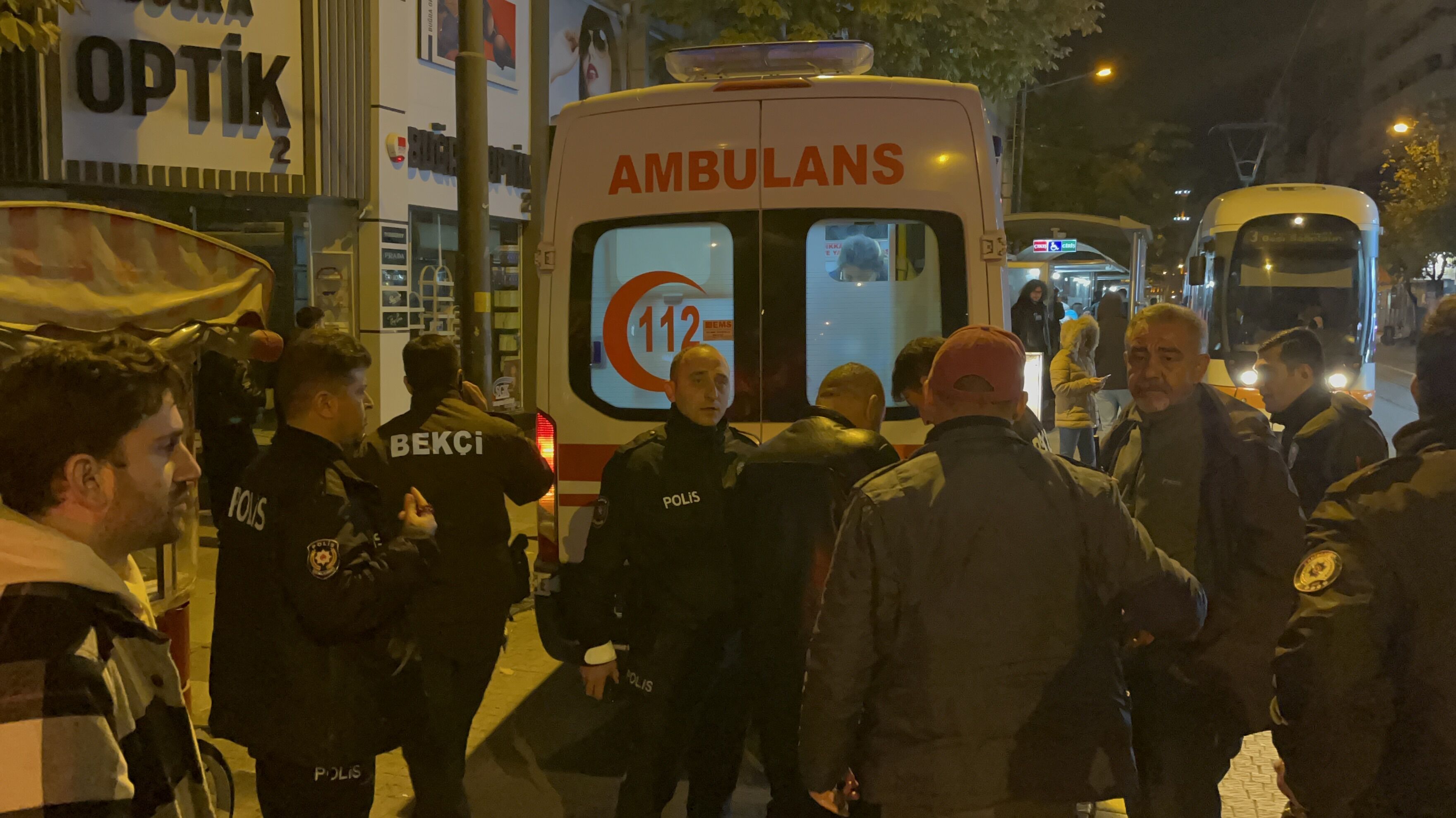 Eskişehir'de 'dur' ihtarına uymayan ehliyetsiz motosikletli çarşı ve mahalle bekçisine çarptı