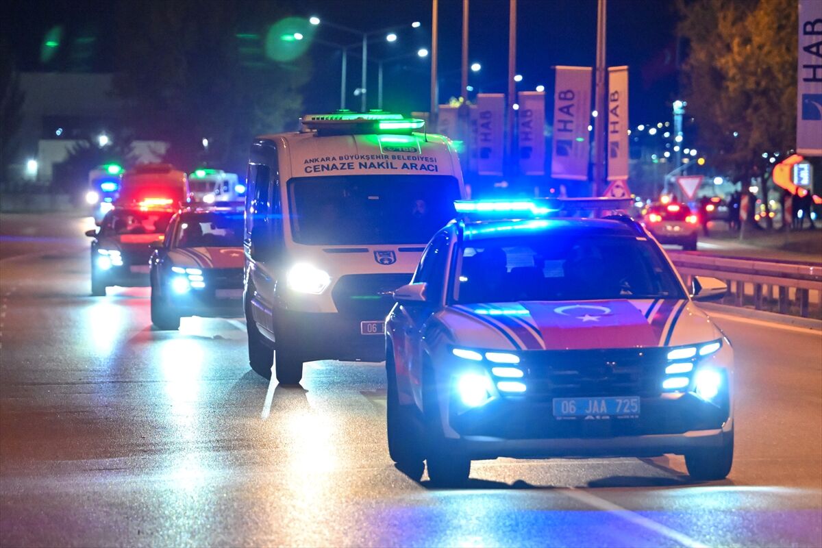 Gürcistan'da düşen askeri uçakta şehit olan askerlerin naaşları Türkiye'ye getirildi