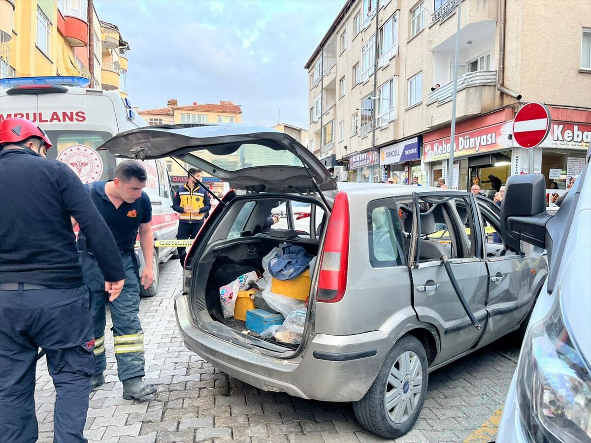 Aksaray'da otomobildeki piknik tüpünün patlaması sonucu sürücü yaralandı