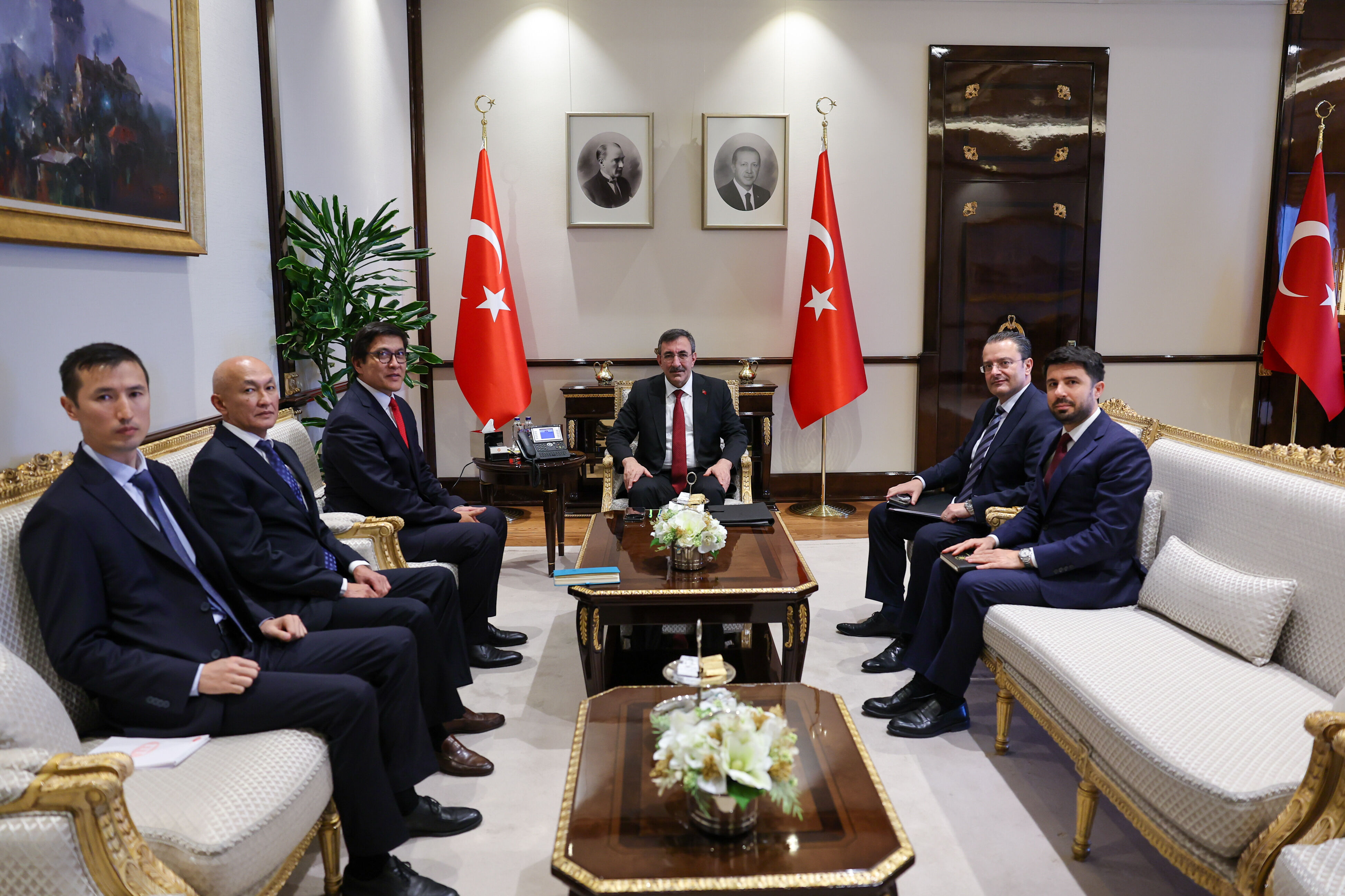 Cumhurbaşkanı Yardımcısı Yılmaz, Kırgızistan Bakanlar Kurulu Başkan Yardımcısı Baysalov'u kabul etti