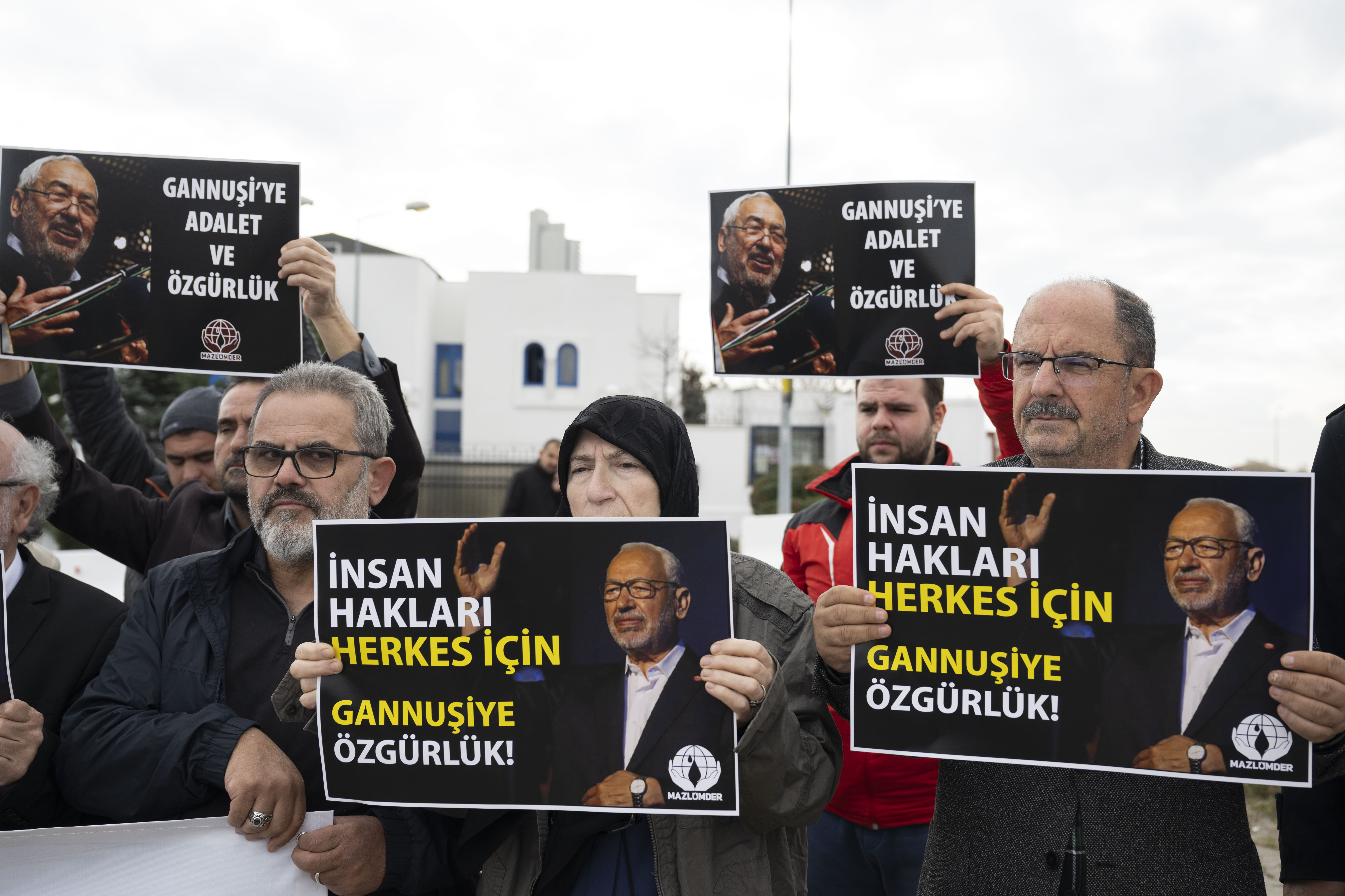 MAZLUMDER üyelerinden Gannuşi'nin tutukluluğuna tepki amacıyla protesto