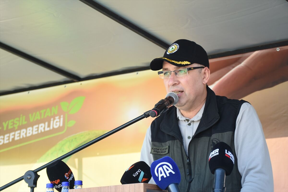 Antalya ve çevre illerde fidanlar toprakla buluşturuldu
