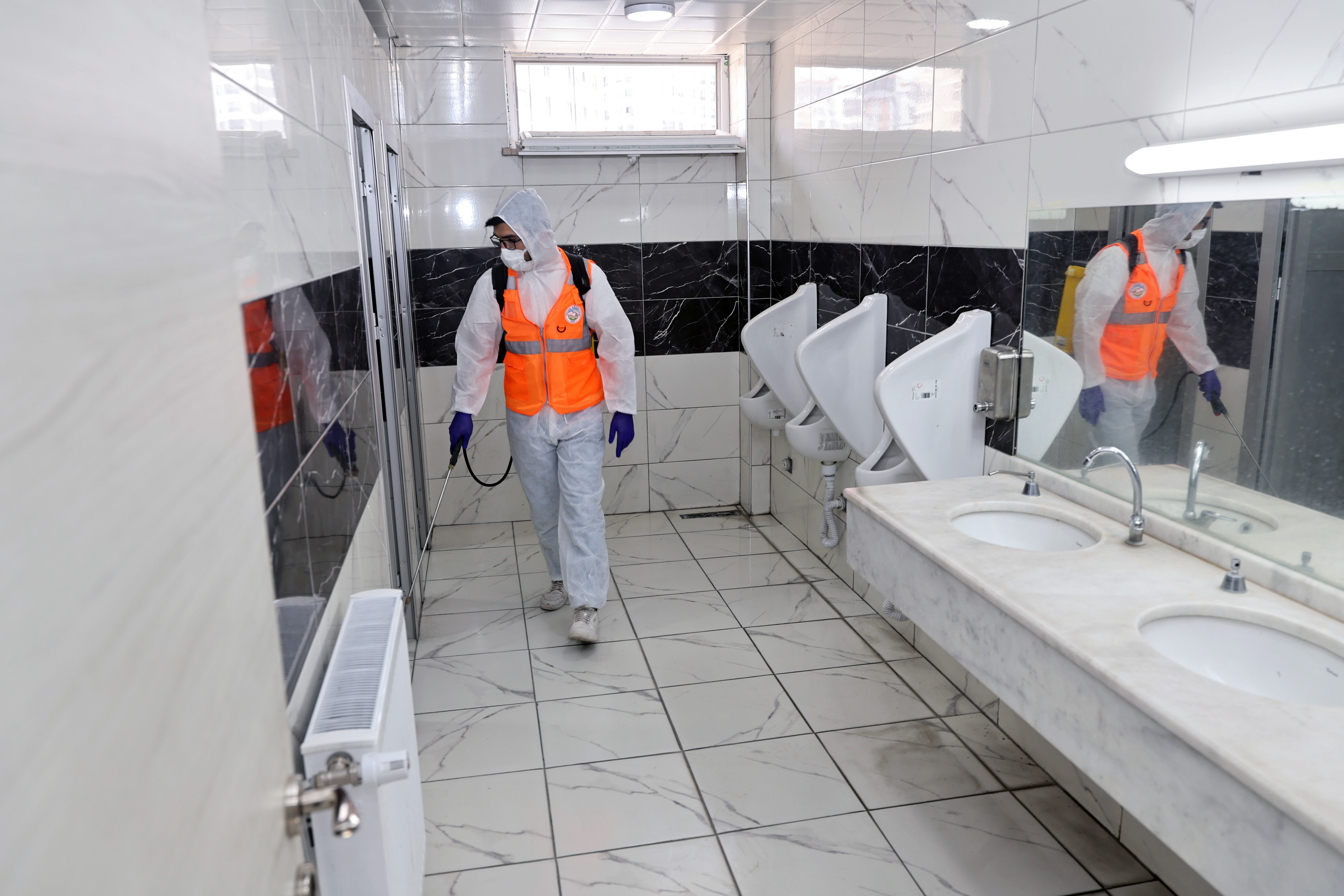 Talas Belediyesinden okullarda temizlik çalışması
