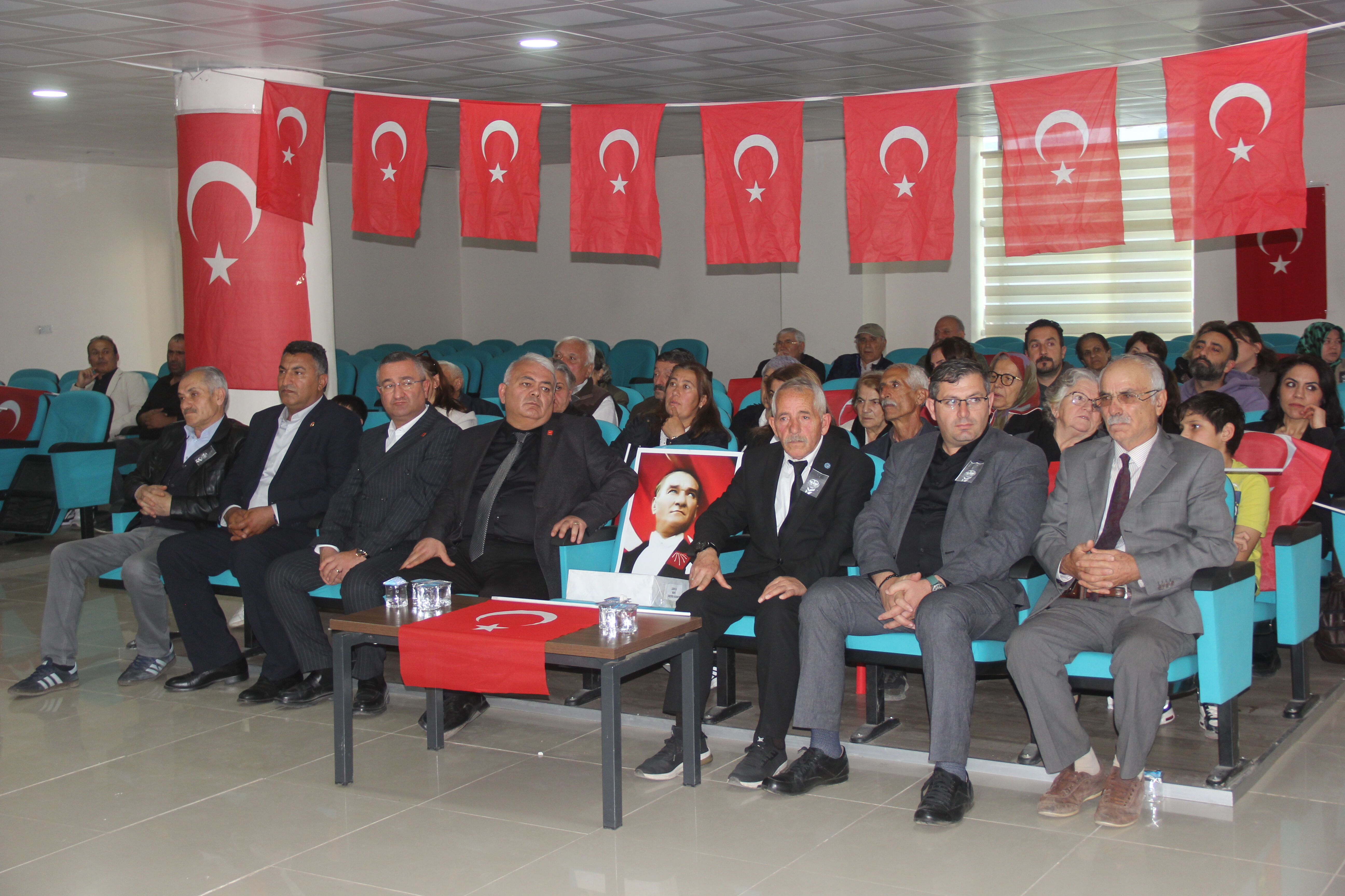 Zara'da 'Atatürk ve Bilim' konulu konferans düzenlendi