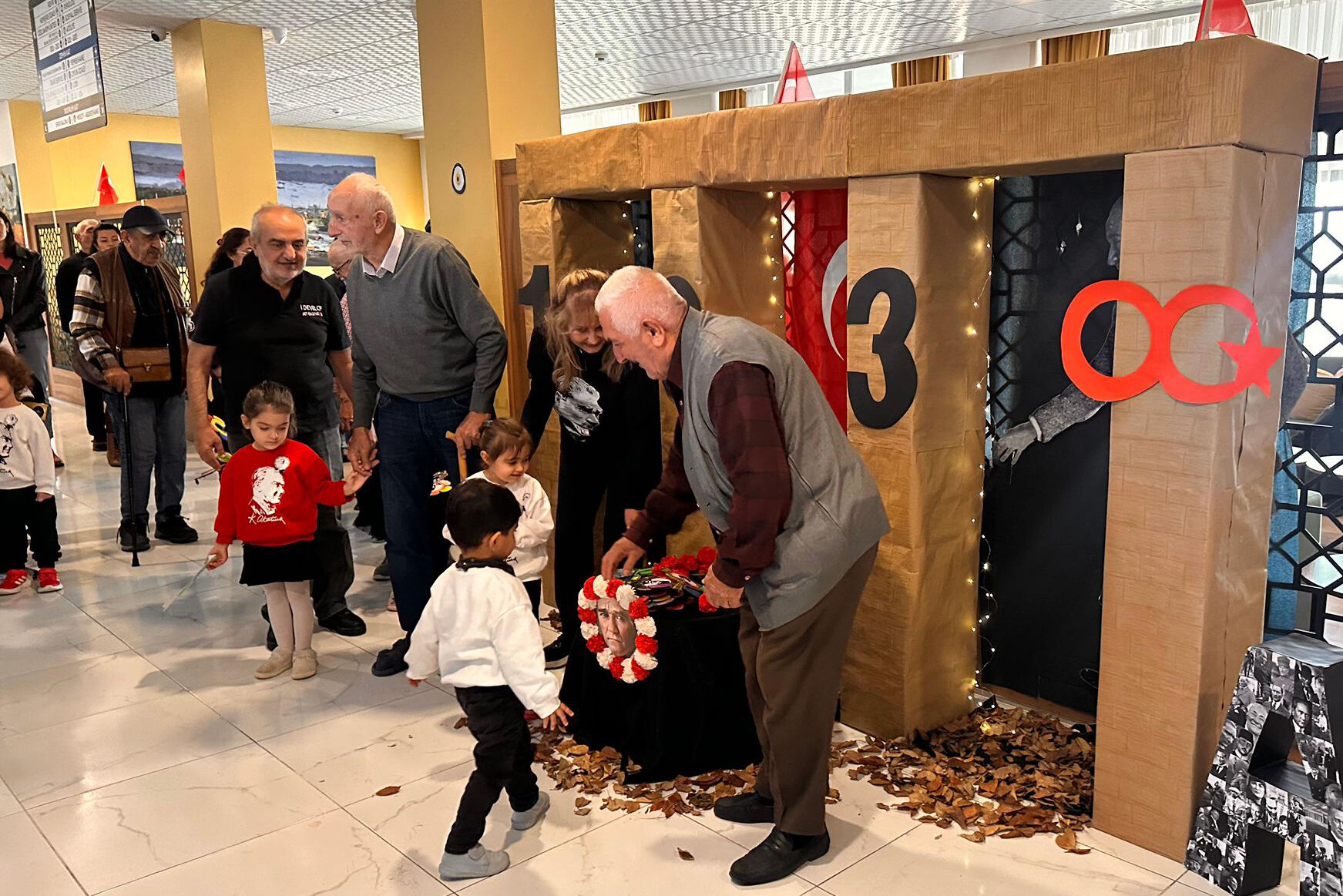 Çocuklar Yaşam Merkezi'nde Atatürk'ü andı