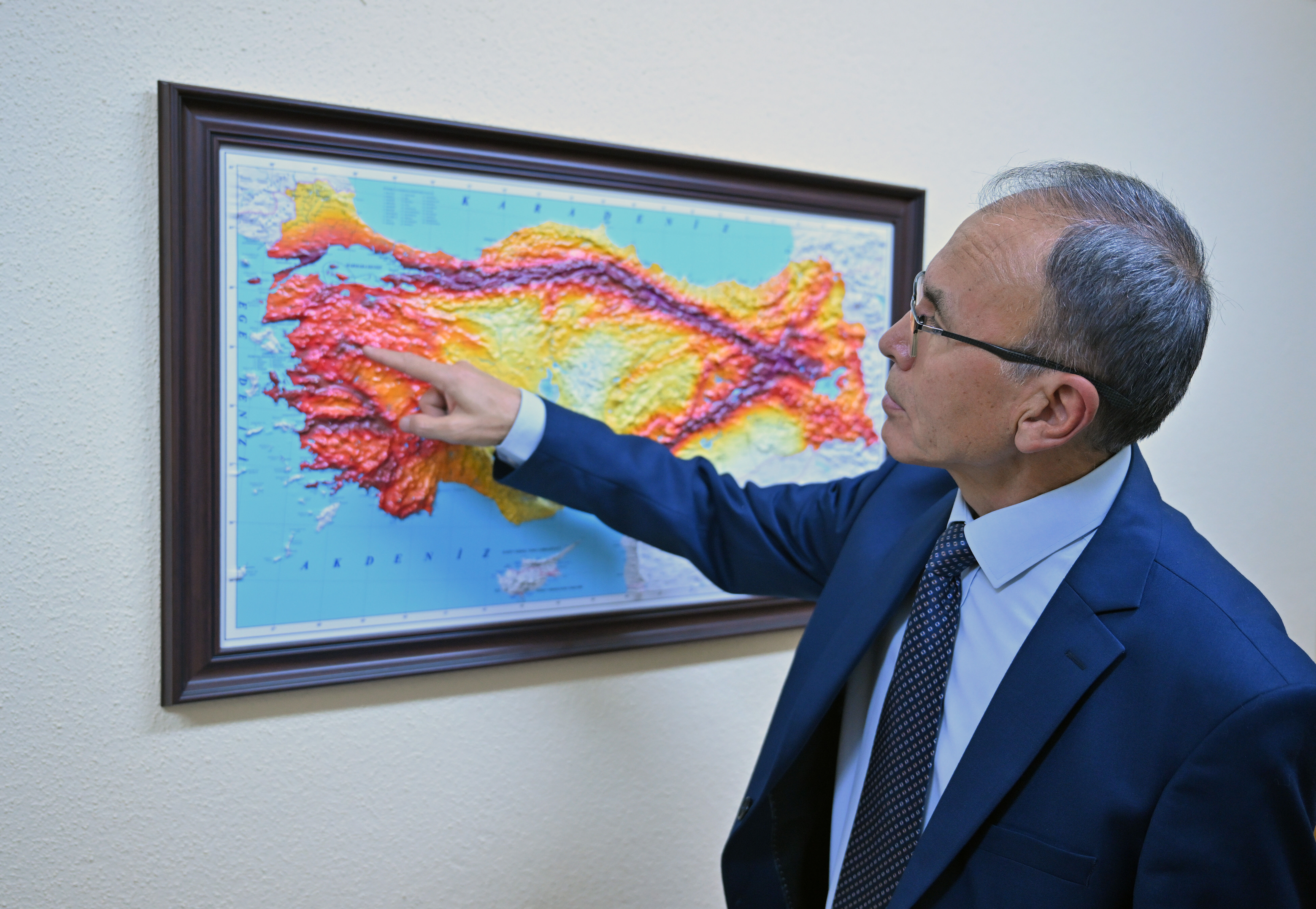 Sındırgı üç ayda Türkiye'nin yıllık deprem ortalamasının yüzde 60'ını yaşadı