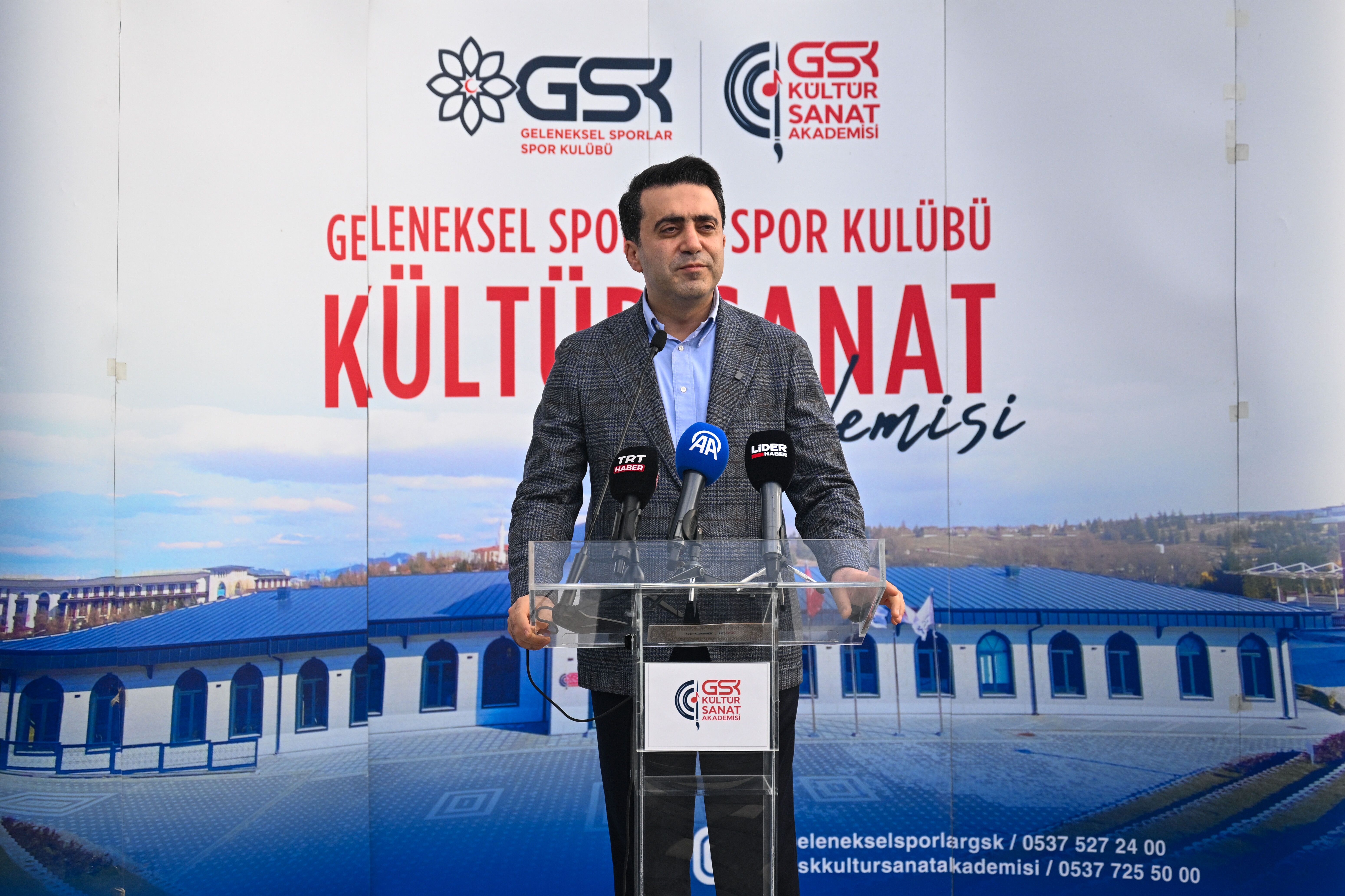 GSK Kültür Sanat Akademisinin 'Evvel Bir Mirasın İzinde' karma sergisi açıldı