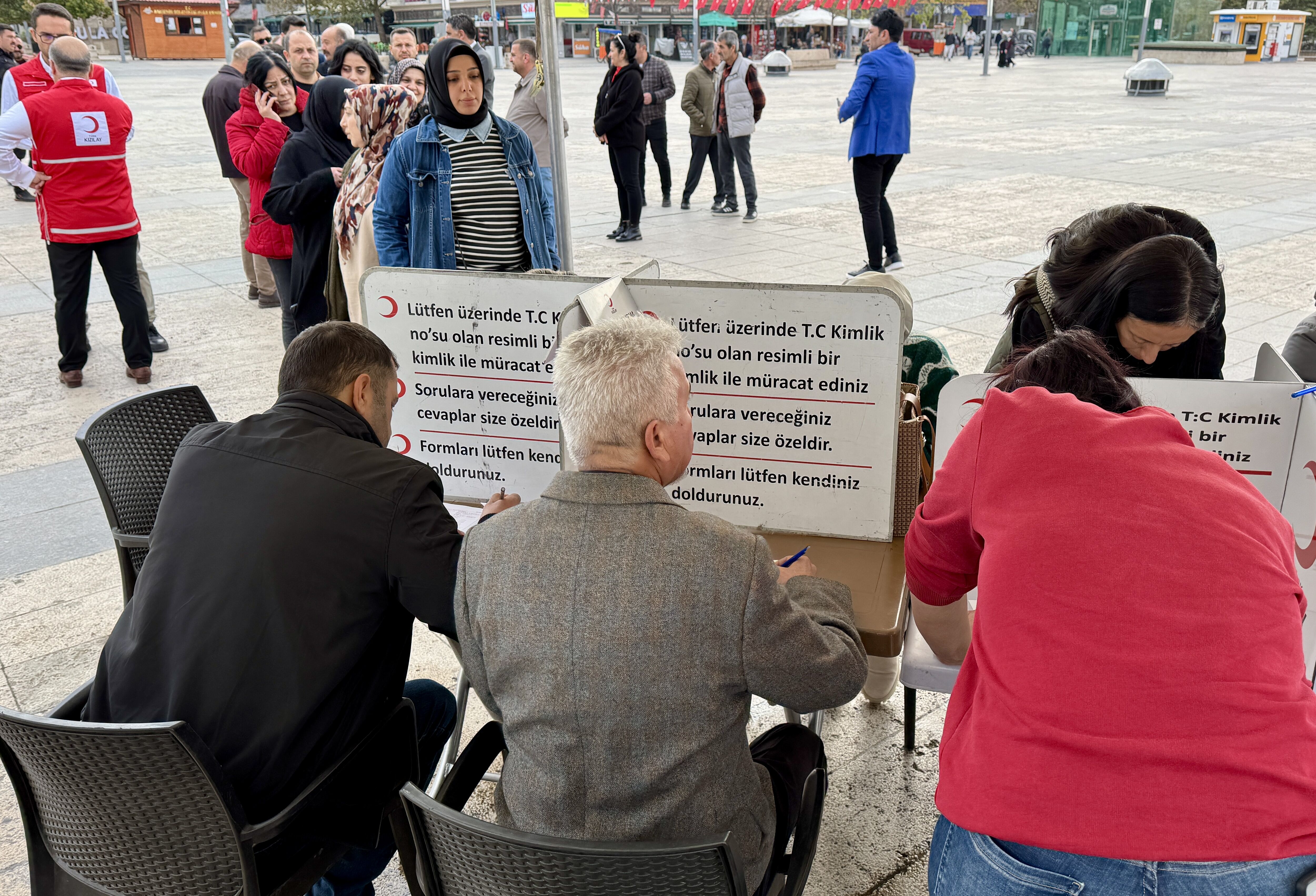 Kırşehir'de Cumhuriyet'in 102. yılı dolayısıyla bir günde 102 ünite kan bağışlandı