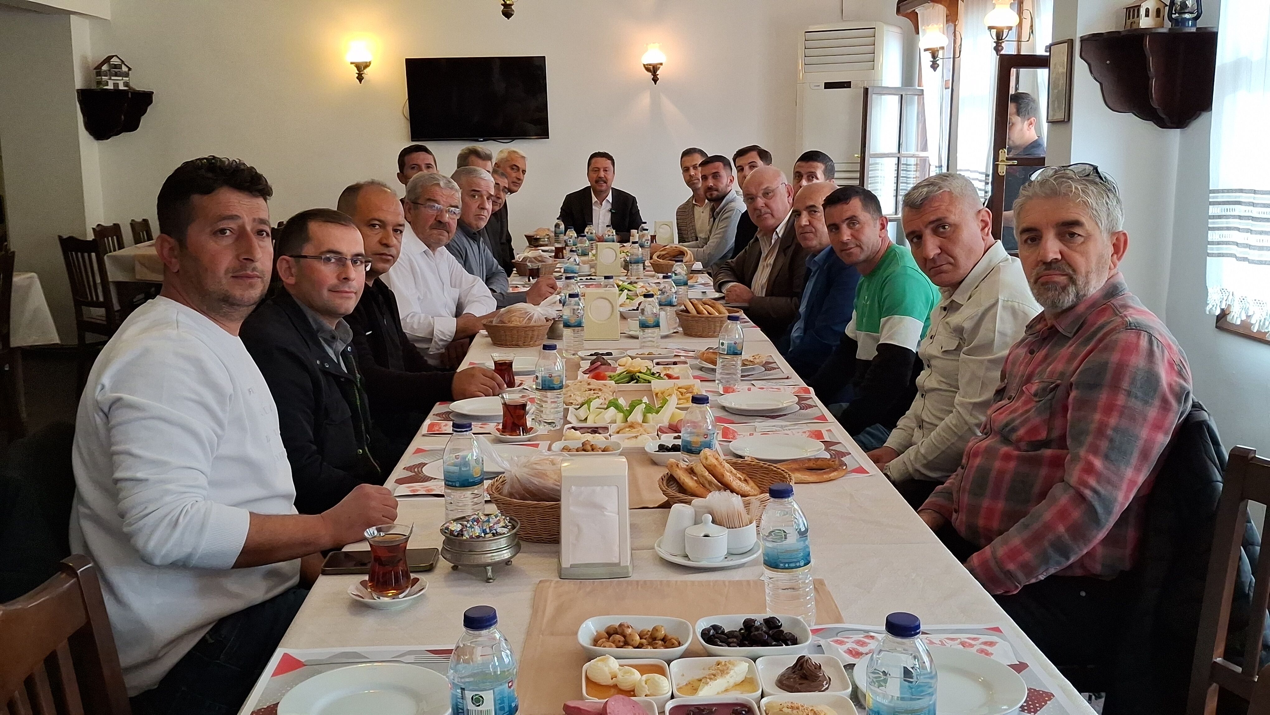 Beypazarı Belediye Başkanı Özer Kasap, muhtarlarla buluştu