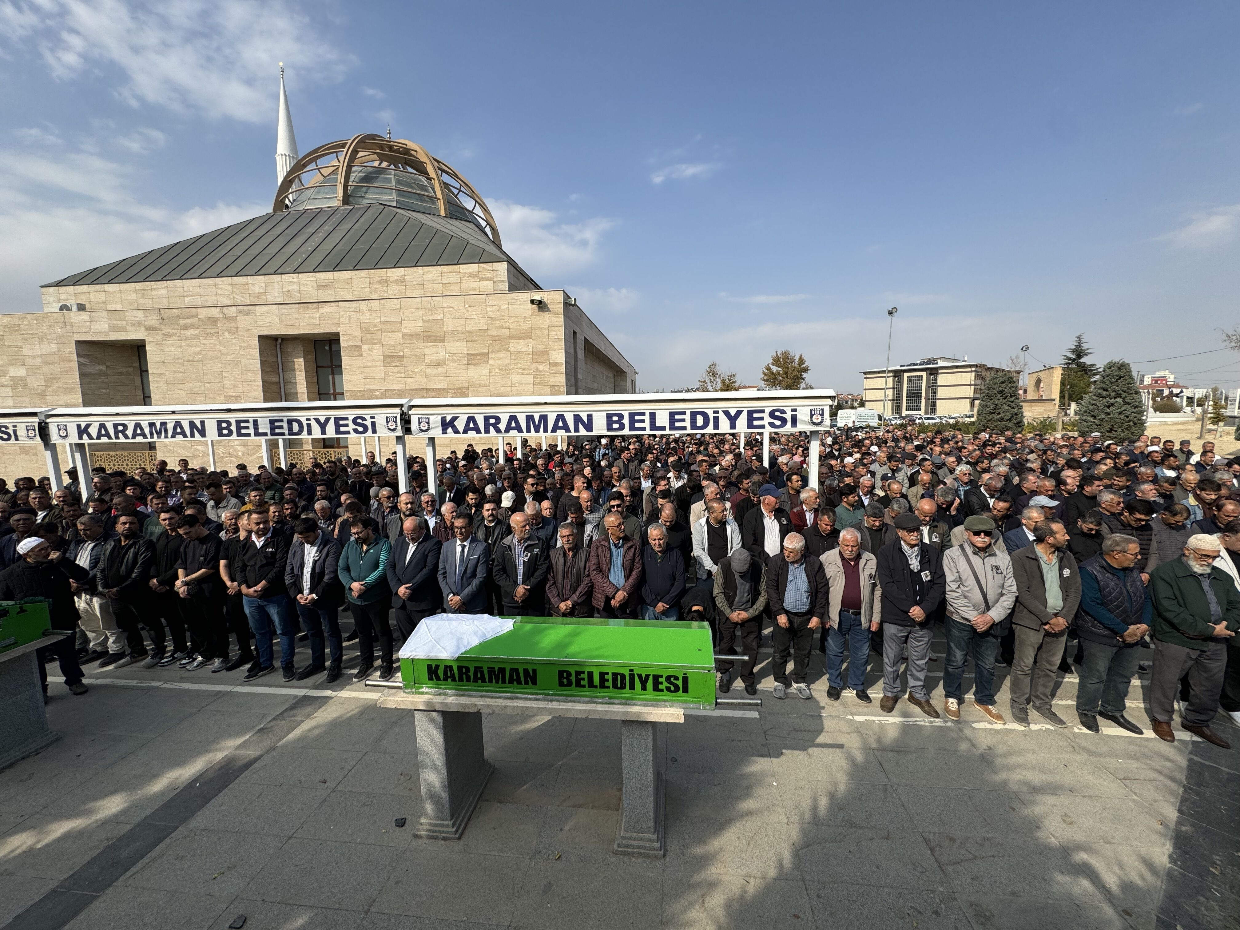 Karaman'da beşinci kattan düşmesi sonucu ölen öğretmenin cenazesi defnedildi