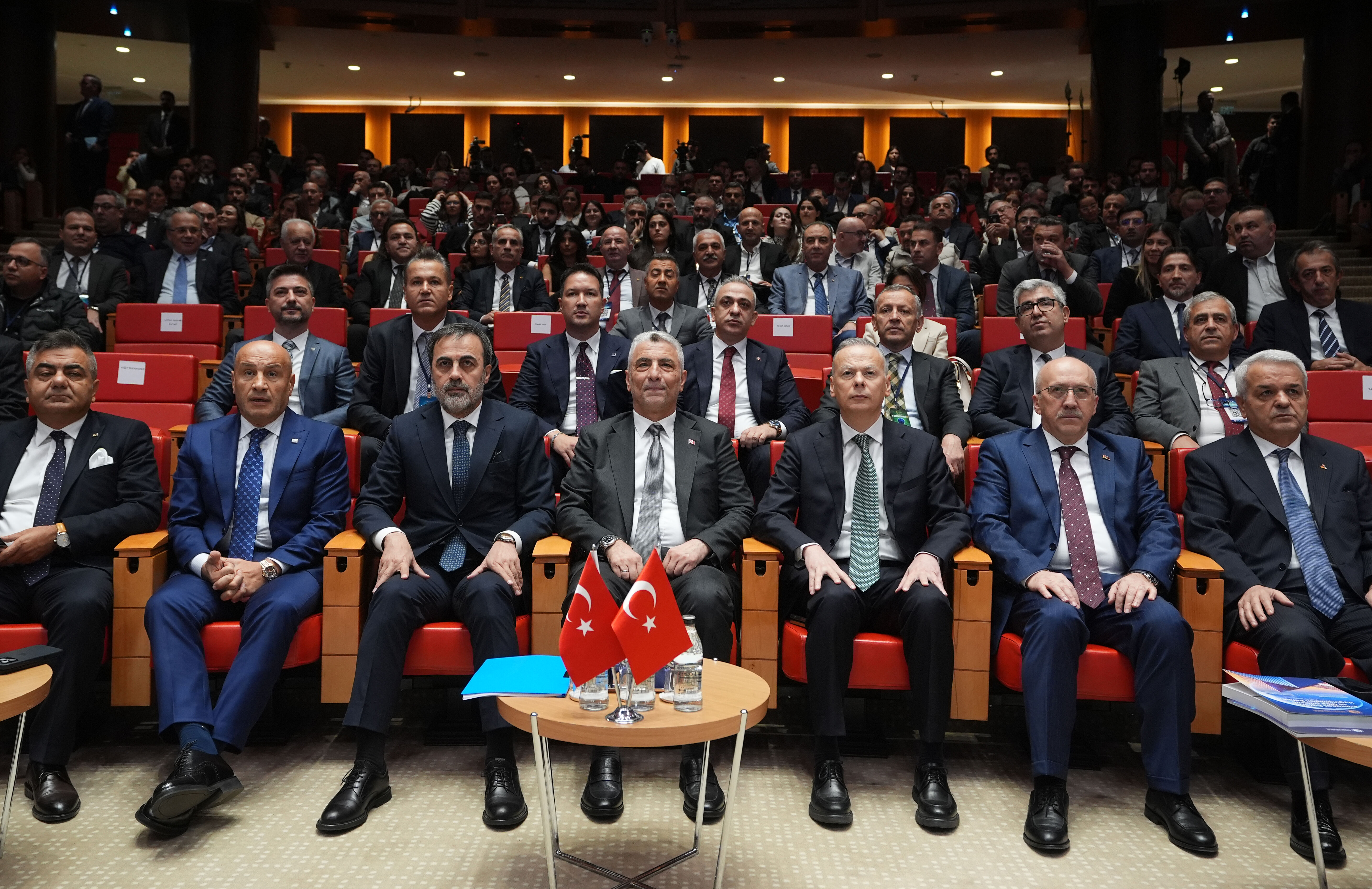Ticaret Bakanlığı öncülüğünde 'Ankara e-İhracat Zirvesi' düzenlendi
