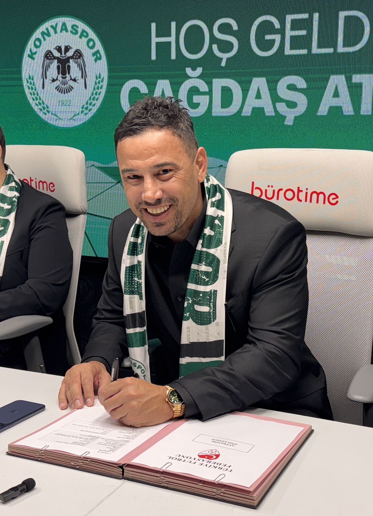 Konyaspor, teknik direktör Çağdaş Atan ile 1,5 yıllık sözleşme imzaladı