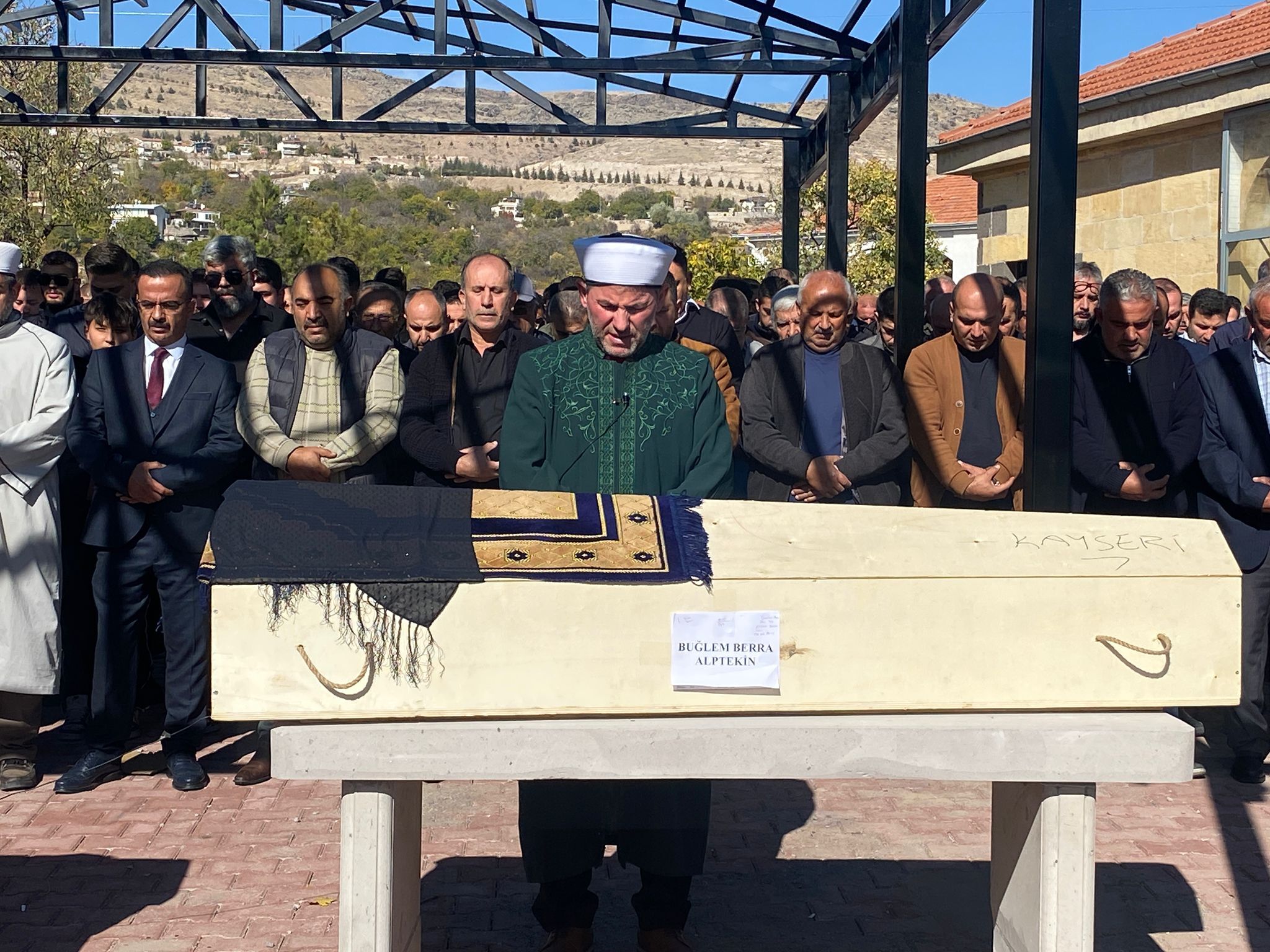 Kayseri'de trafik kazasında ölen 14 yaşındaki çocuğun cenazesi defnedildi