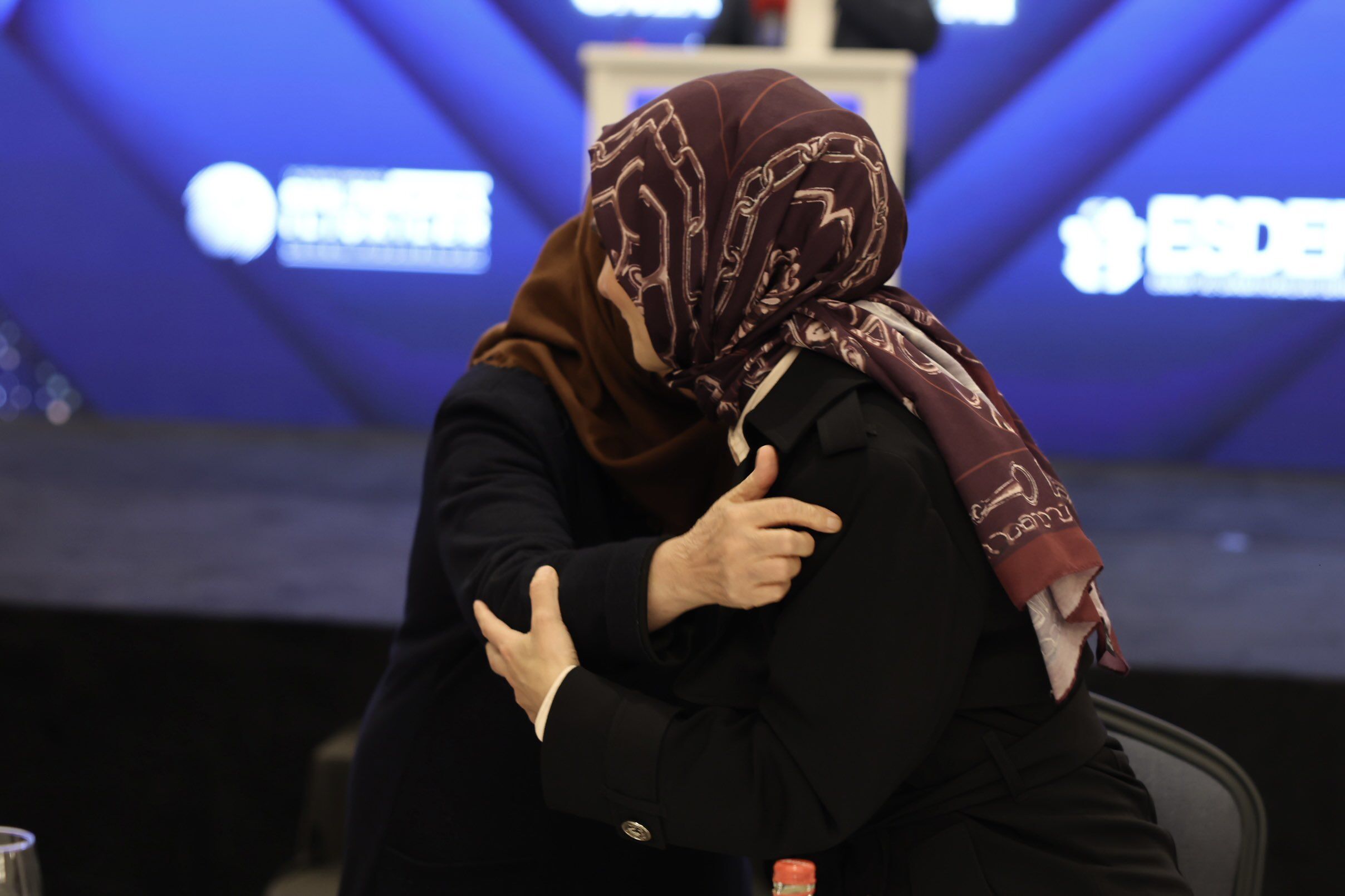 Bakan Göktaş, 'Esnaf Ailesi Olmak' projesinin galasına katıldı: