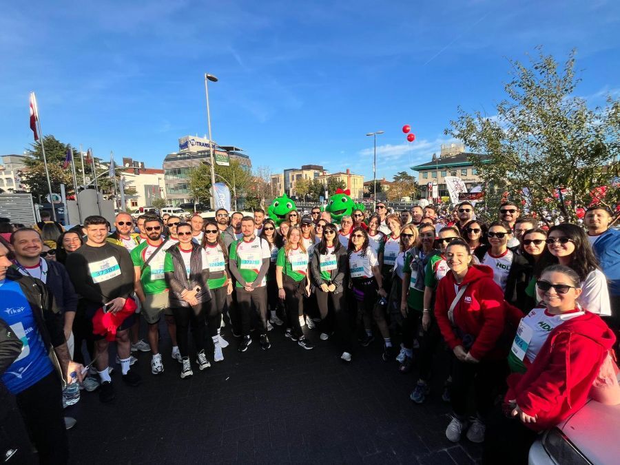 HDI Sigorta '47. İstanbul Maratonu'nda lösemili çocuklar için koştu