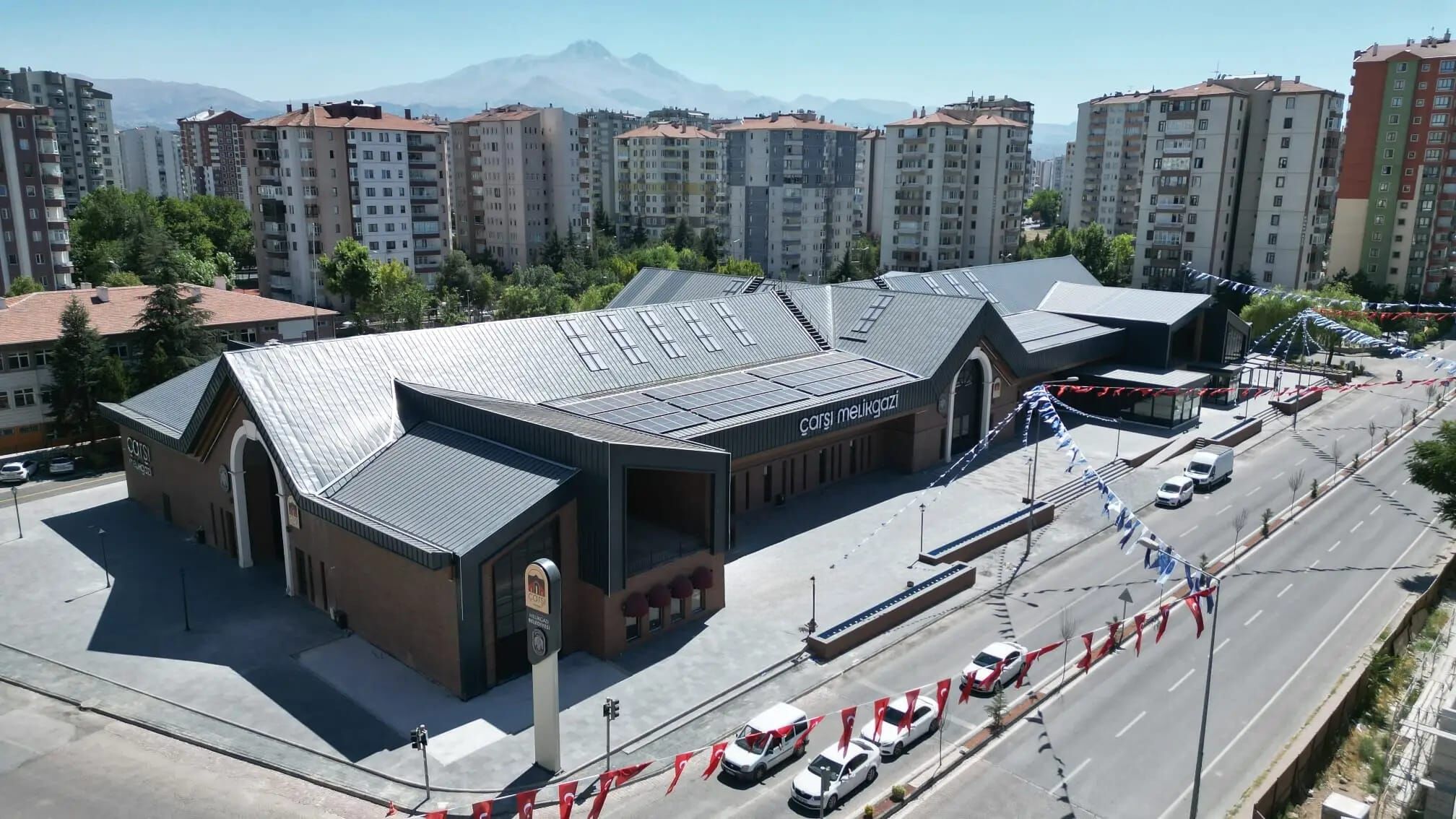 Kayseri'de il protokolü 'Çarşı Melikgazi'yi gezdi