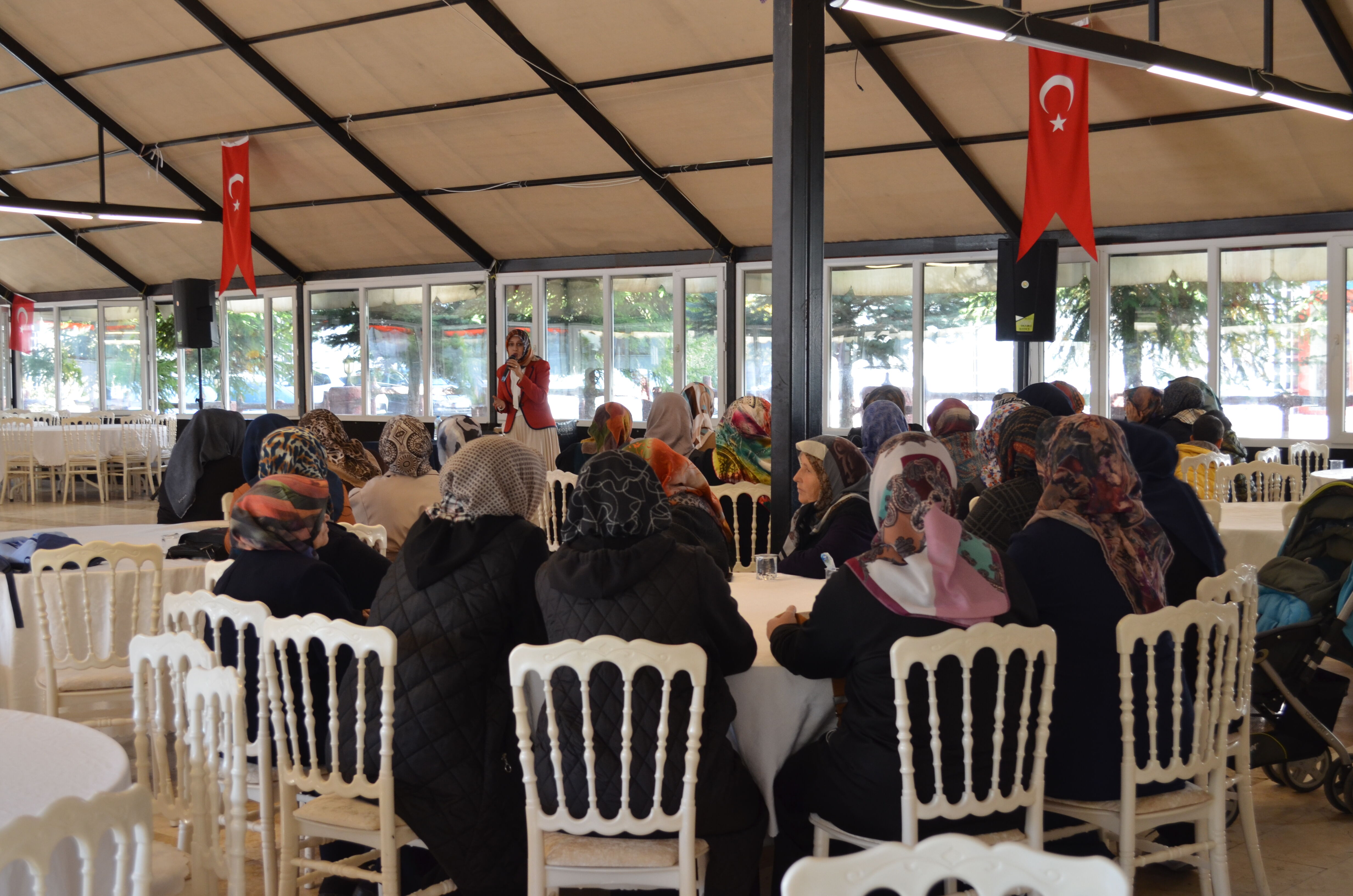 Şabanözü'nde 'Günümüzde ailemizi bekleyen tehlikeler' konferansı düzenlendi